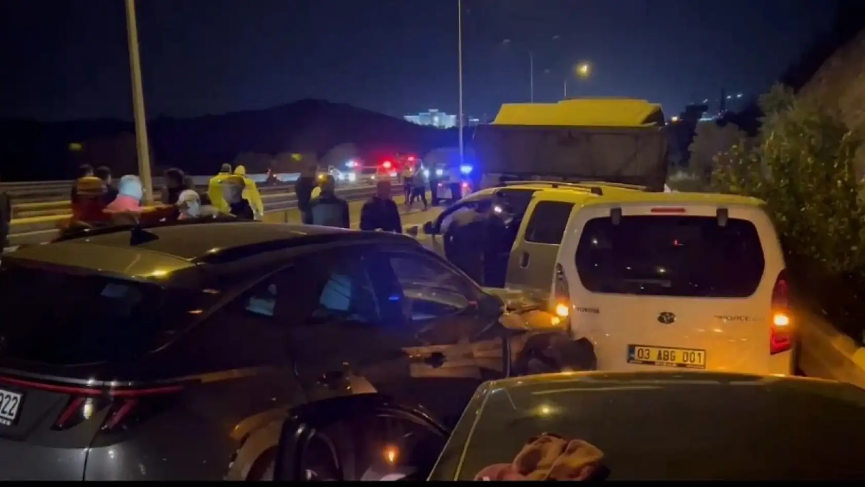 Zincirleme kazada yaralanan 18 kişiden 16'sı taburcu edildi