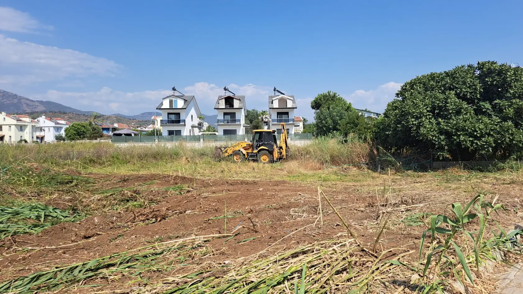 Fethiye Belediyesi'nden arsa sahiplerine temizlik uyarısı