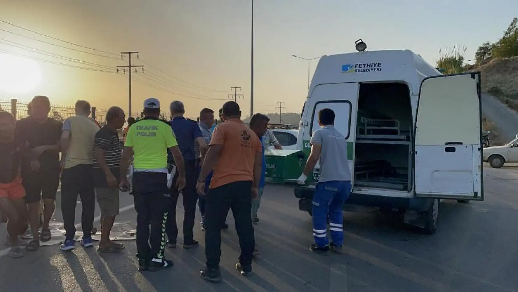 Motosiklet ile yaya geçidinden geçerken canından oldu