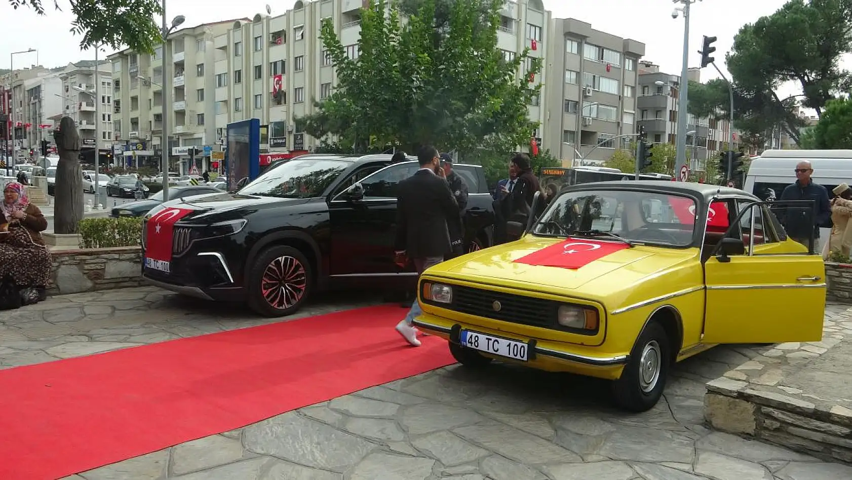 Cumhuriyet'in ışığında Cumhuriyet Kadınları defilesi