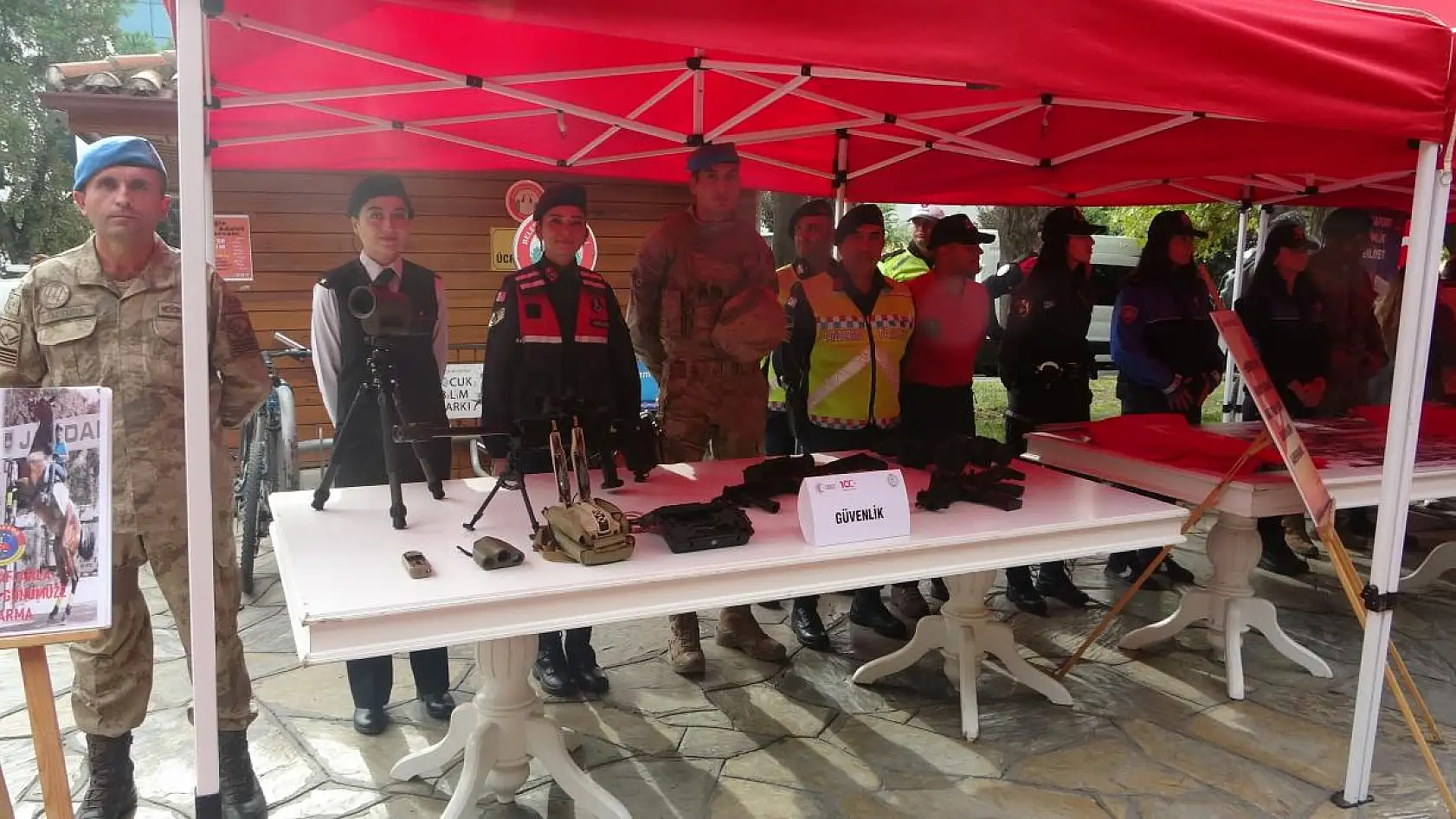 Cumhuriyet'in ışığında Cumhuriyet Kadınları defilesi