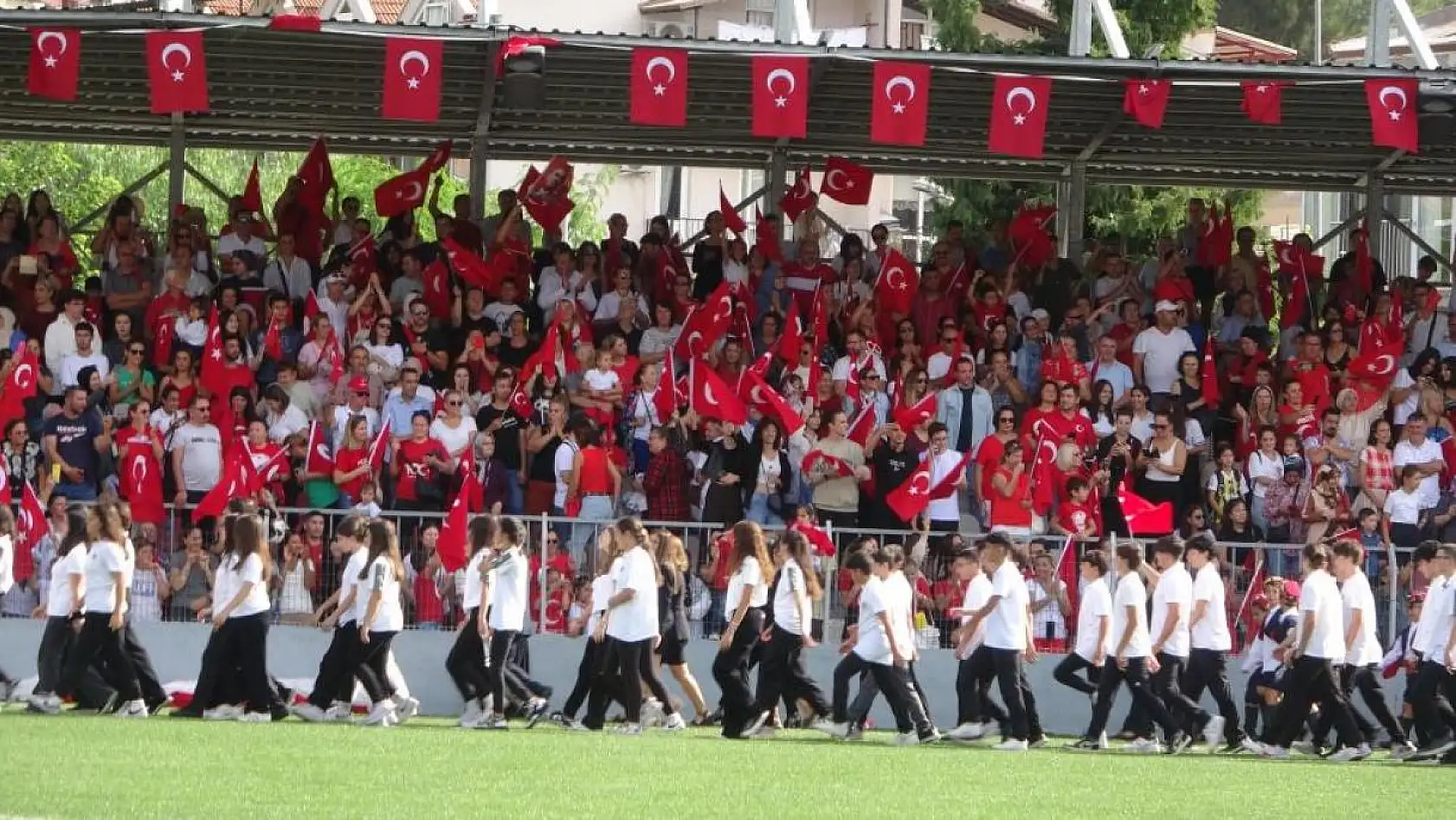Cumhuriyet'in 100. yılı törenlerle kutlandı