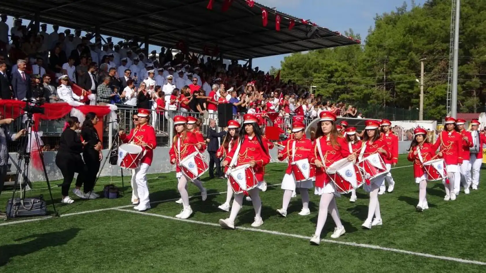 Cumhuriyet'in 100. yılı törenlerle kutlandı