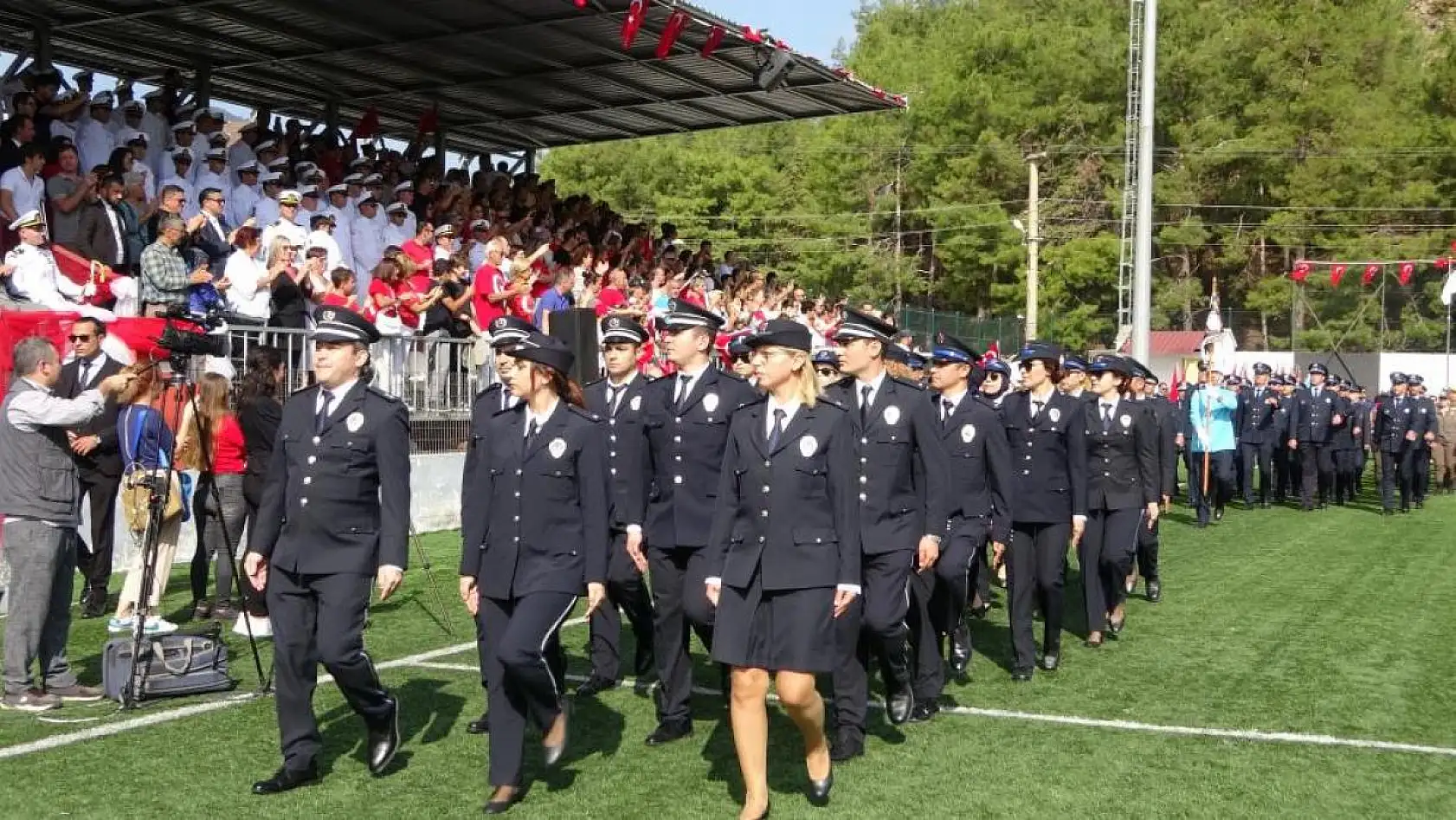 Cumhuriyet'in 100. yılı törenlerle kutlandı