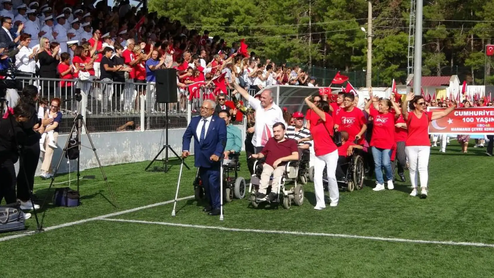 Cumhuriyet'in 100. yılı törenlerle kutlandı