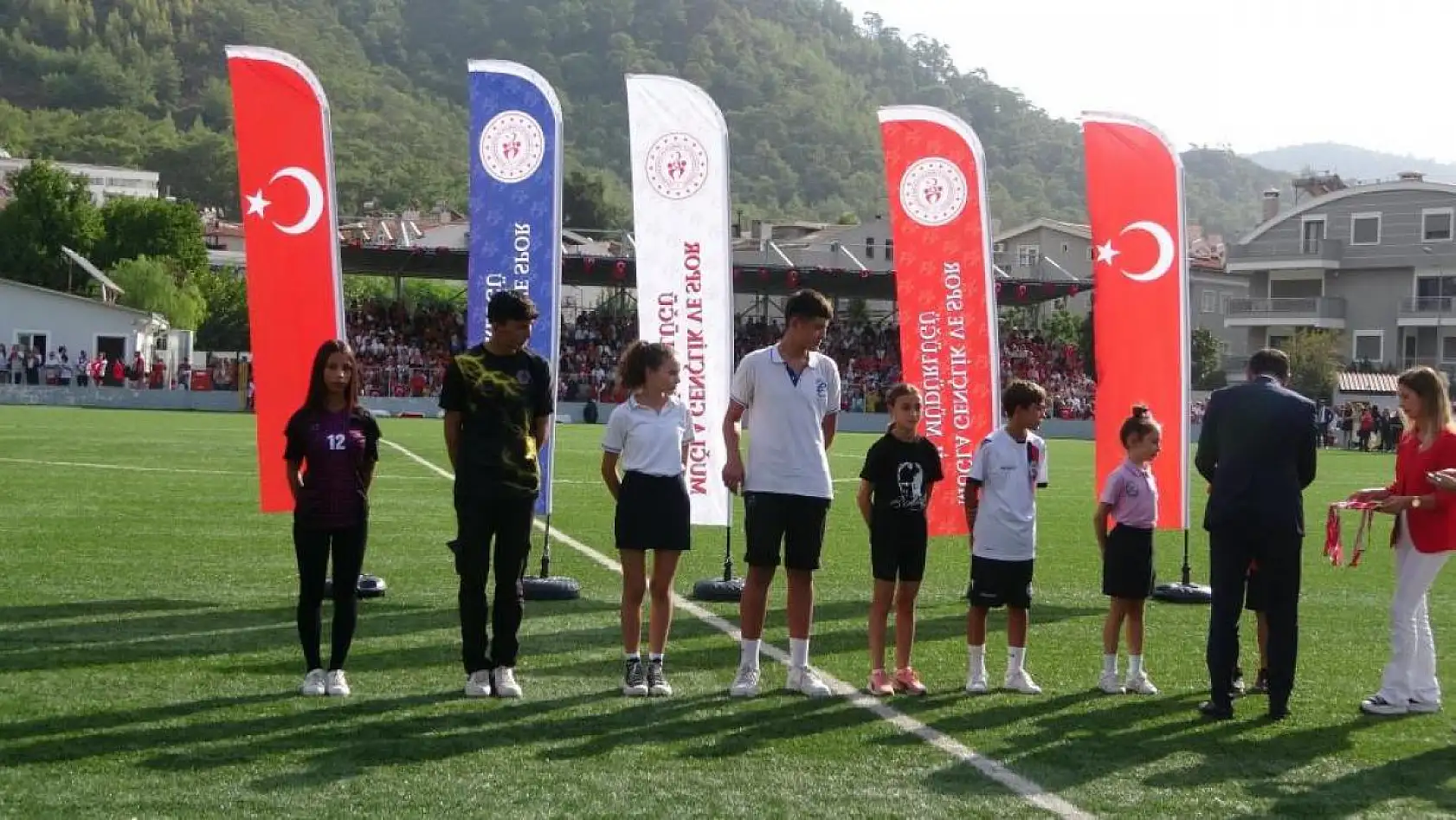 Cumhuriyet'in 100. yılı törenlerle kutlandı