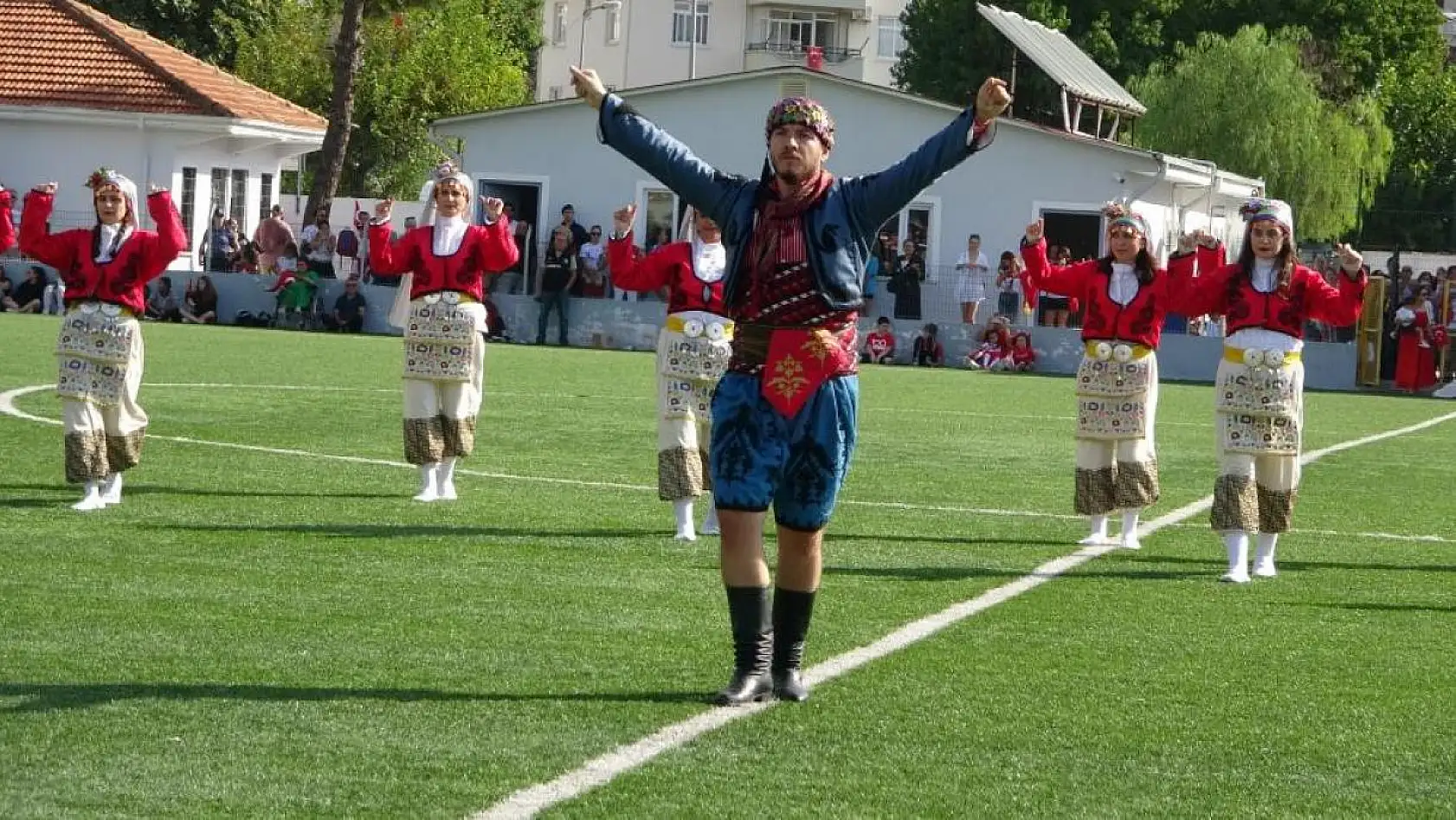 Cumhuriyet'in 100. yılı törenlerle kutlandı