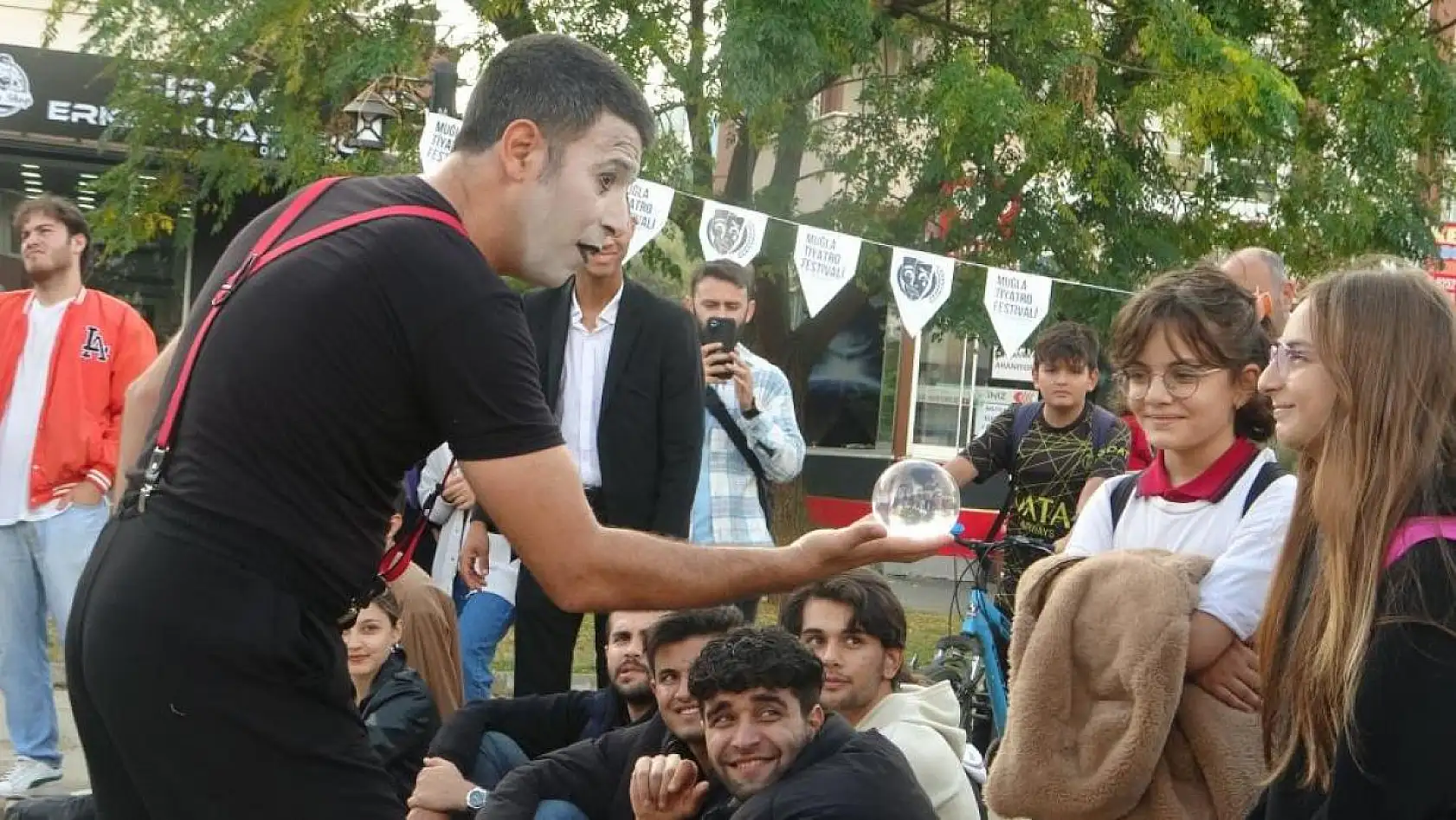 'Pantomim' isimli tiyatro gösterisi