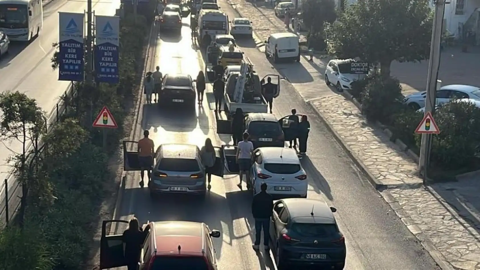Anma etkinlikleri, meydandaki törenle başladı