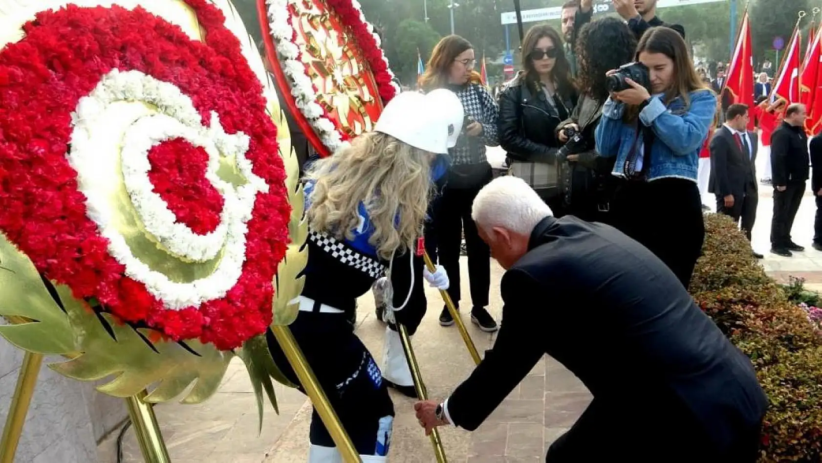 10 Kasım Atatürk'ü anma töreni