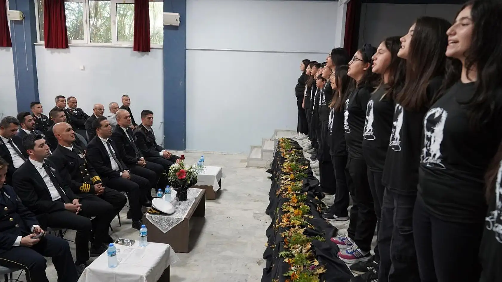 10 Kasım Atatürk'ü anma töreni