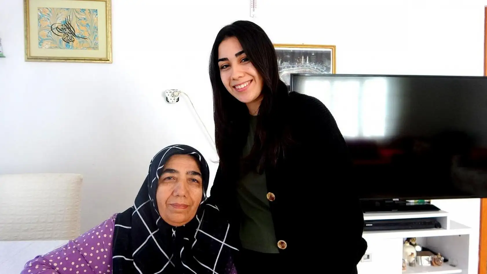 Tambaş, 'Yaşınız 90 olsa bile öğrenmeyi bırakmayın'