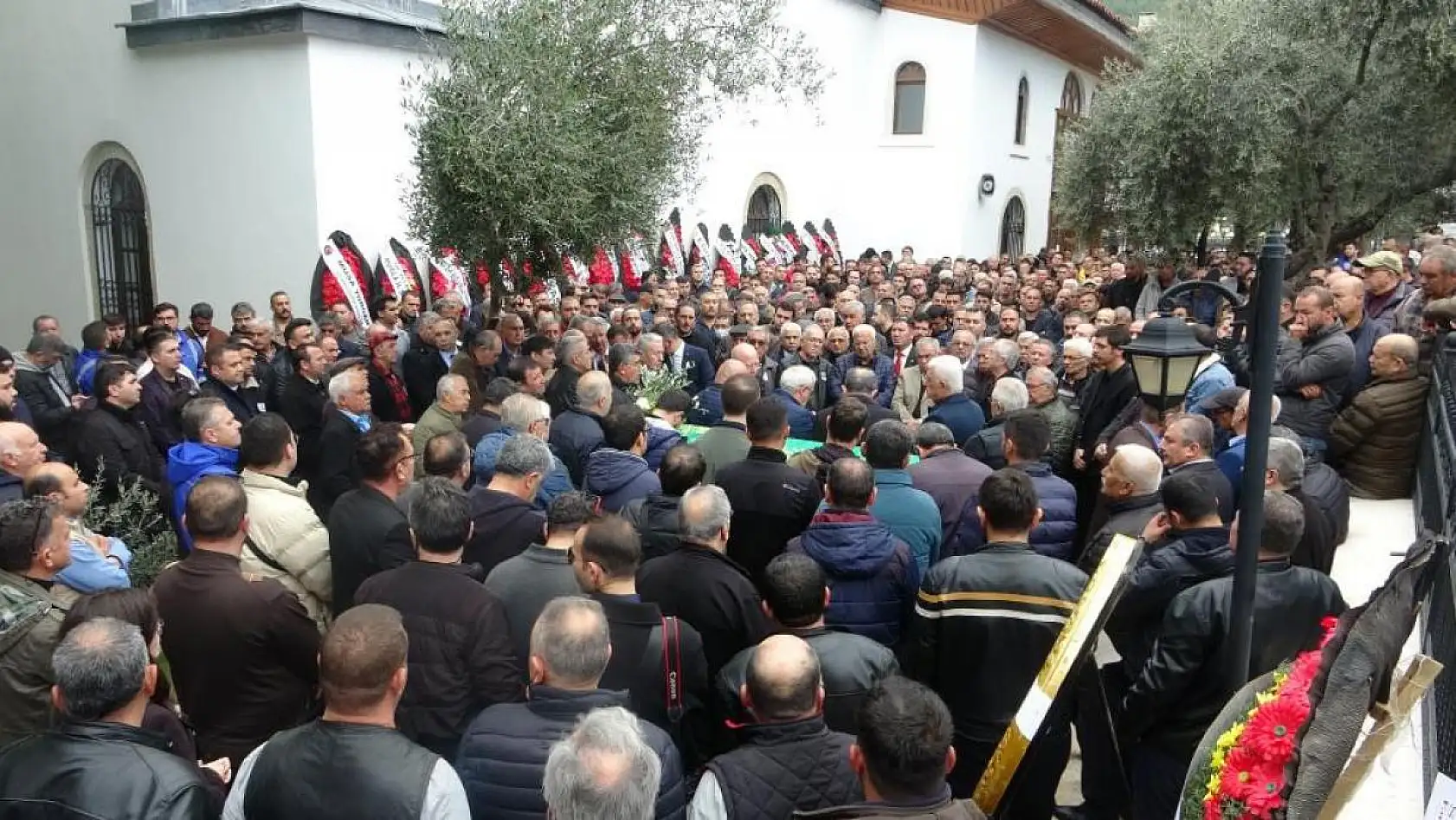 Kazada hayatını kaybeden tur rehberi son yolculuğuna uğurlandı