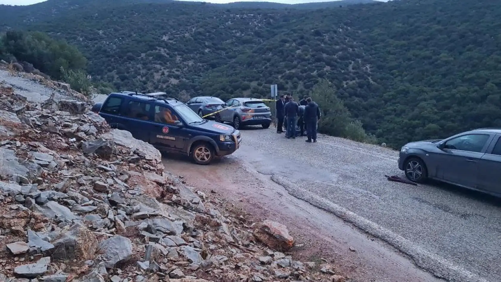 Kız çocuğu ile kadına ait 2 ceset bulundu