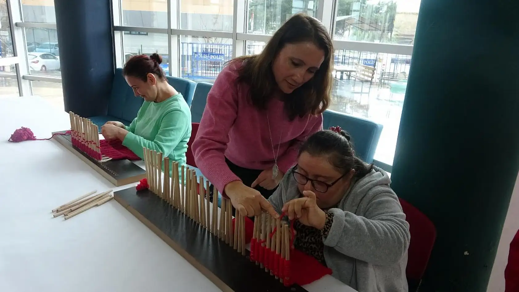 Bir yıl boyunca yaptıkları ürünleri sergilediler