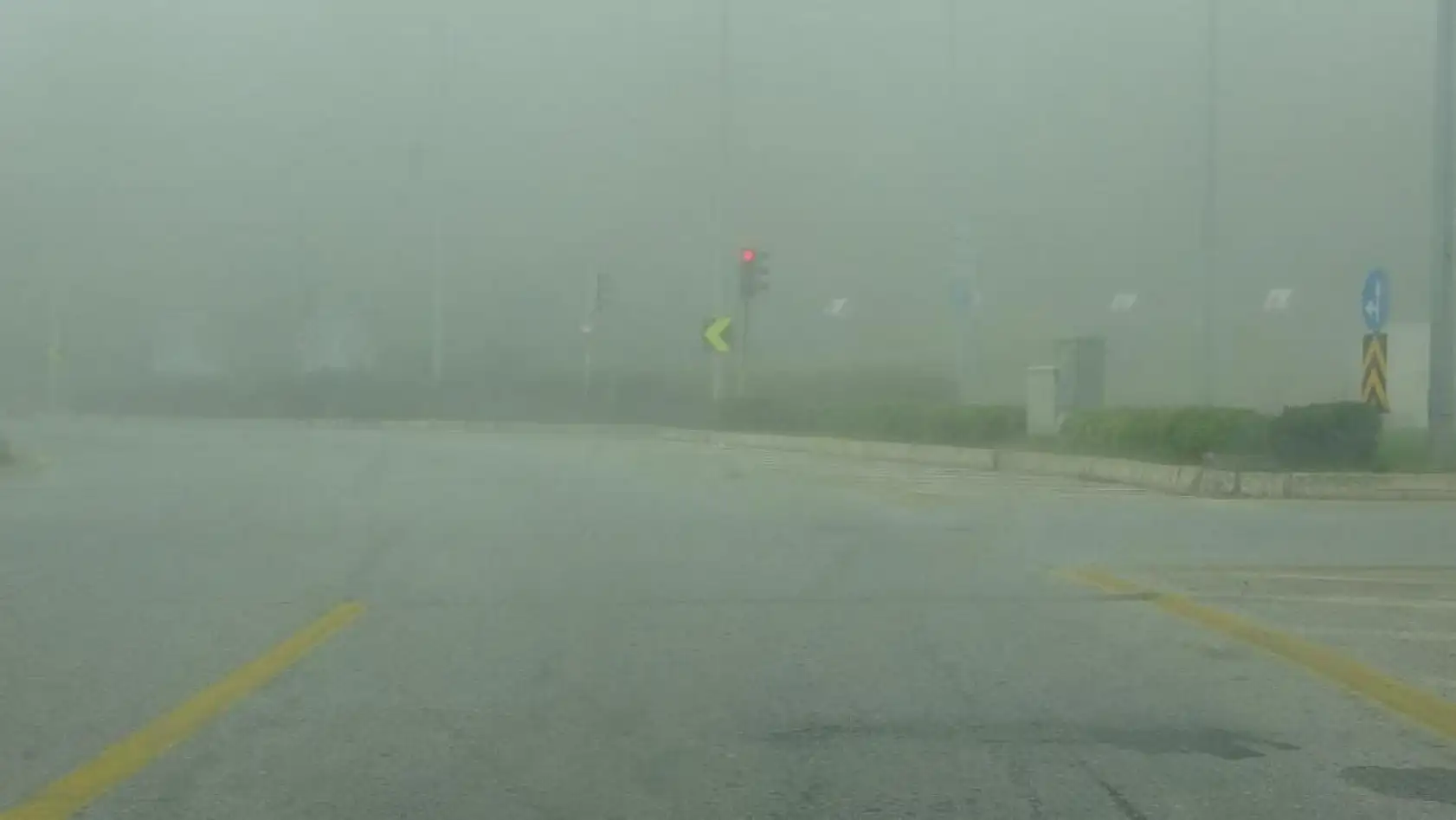 Yoğun sis zorluk çektirdi