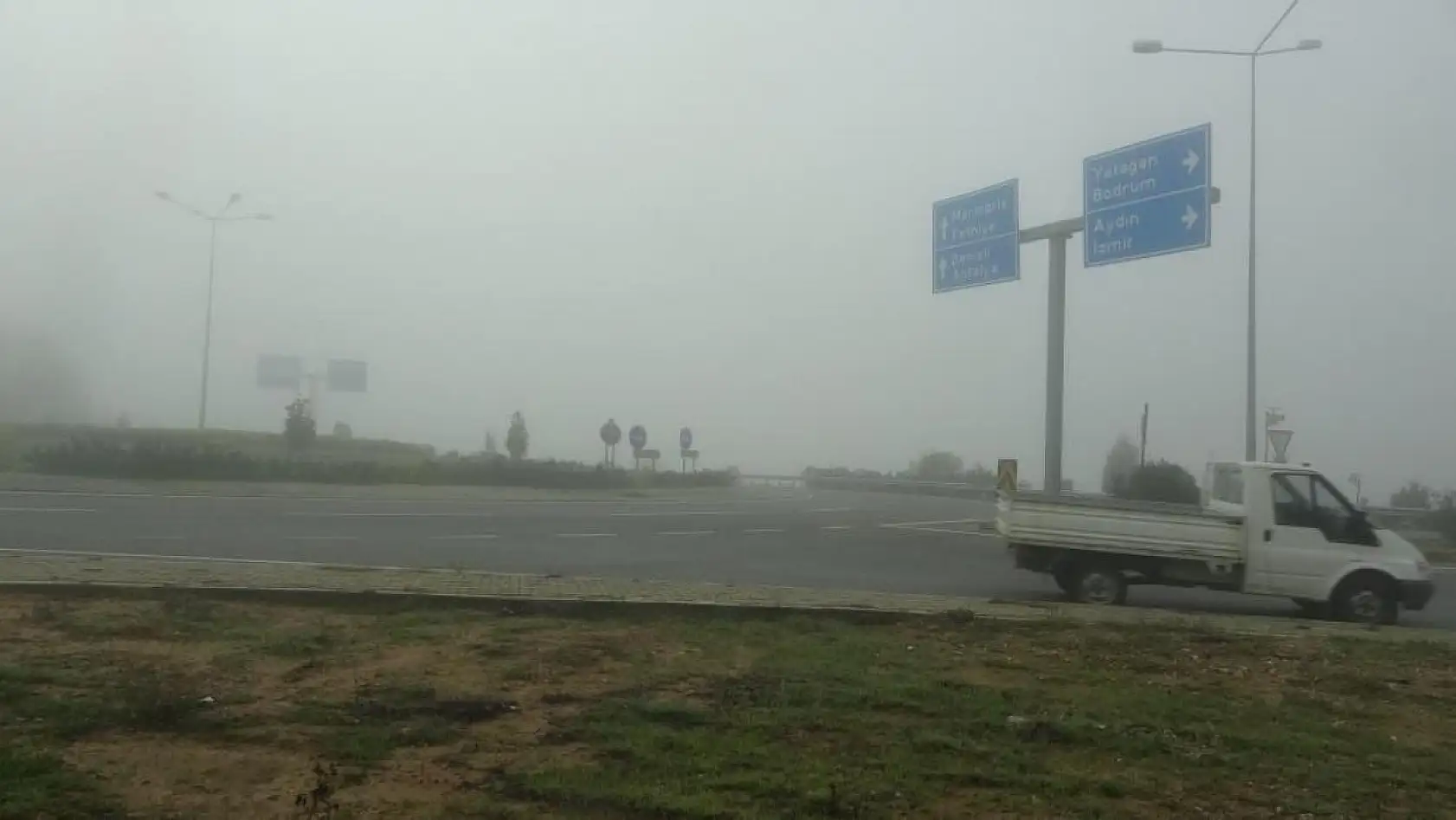 Yoğun sis zorluk çektirdi