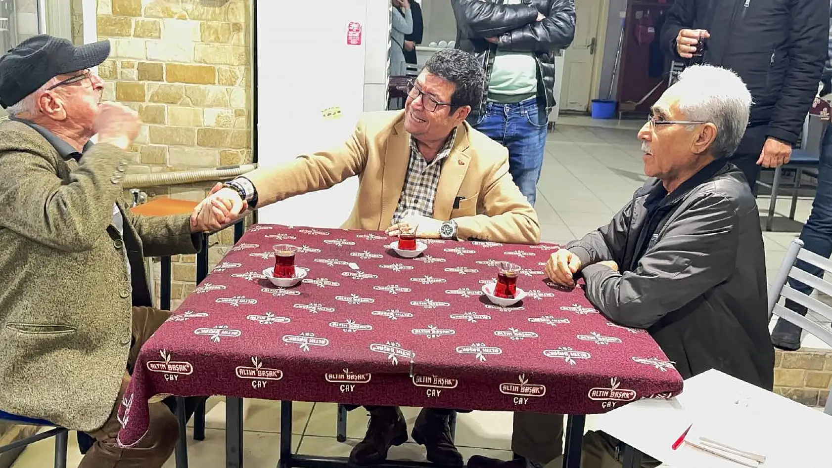 O dedeler barıştı