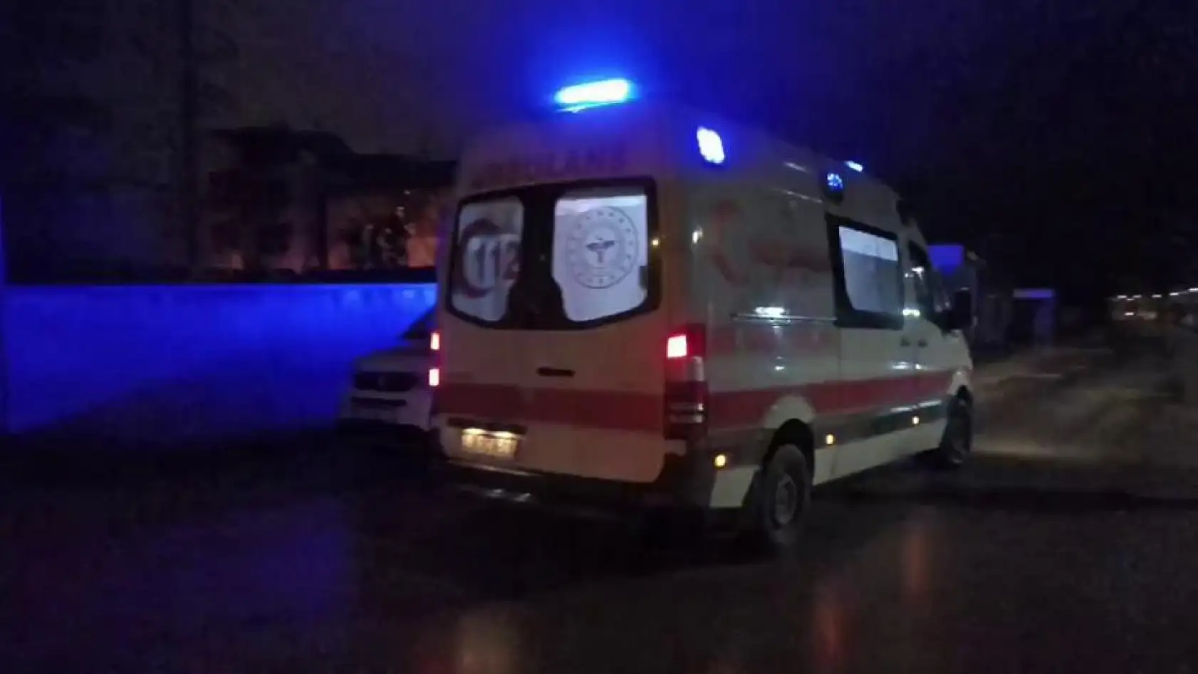 4 çocuk annesi eşini göğsünden bıçaklayarak canice öldürdü