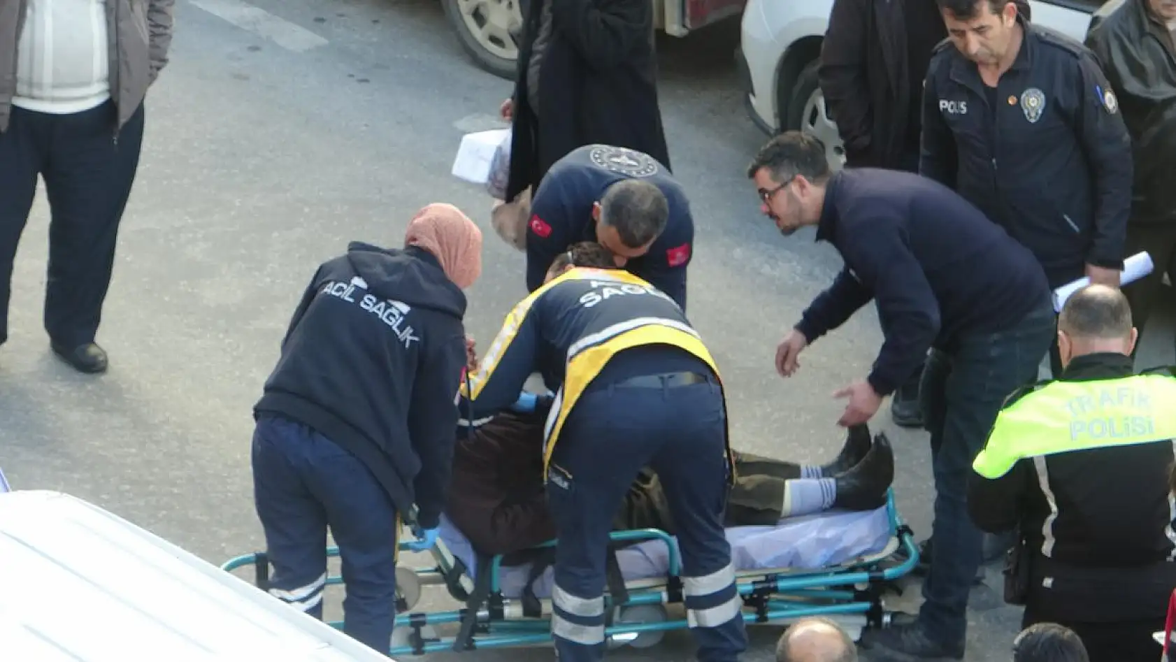 Motosikletin yayaya çarpması sonucu, 1 yaralı