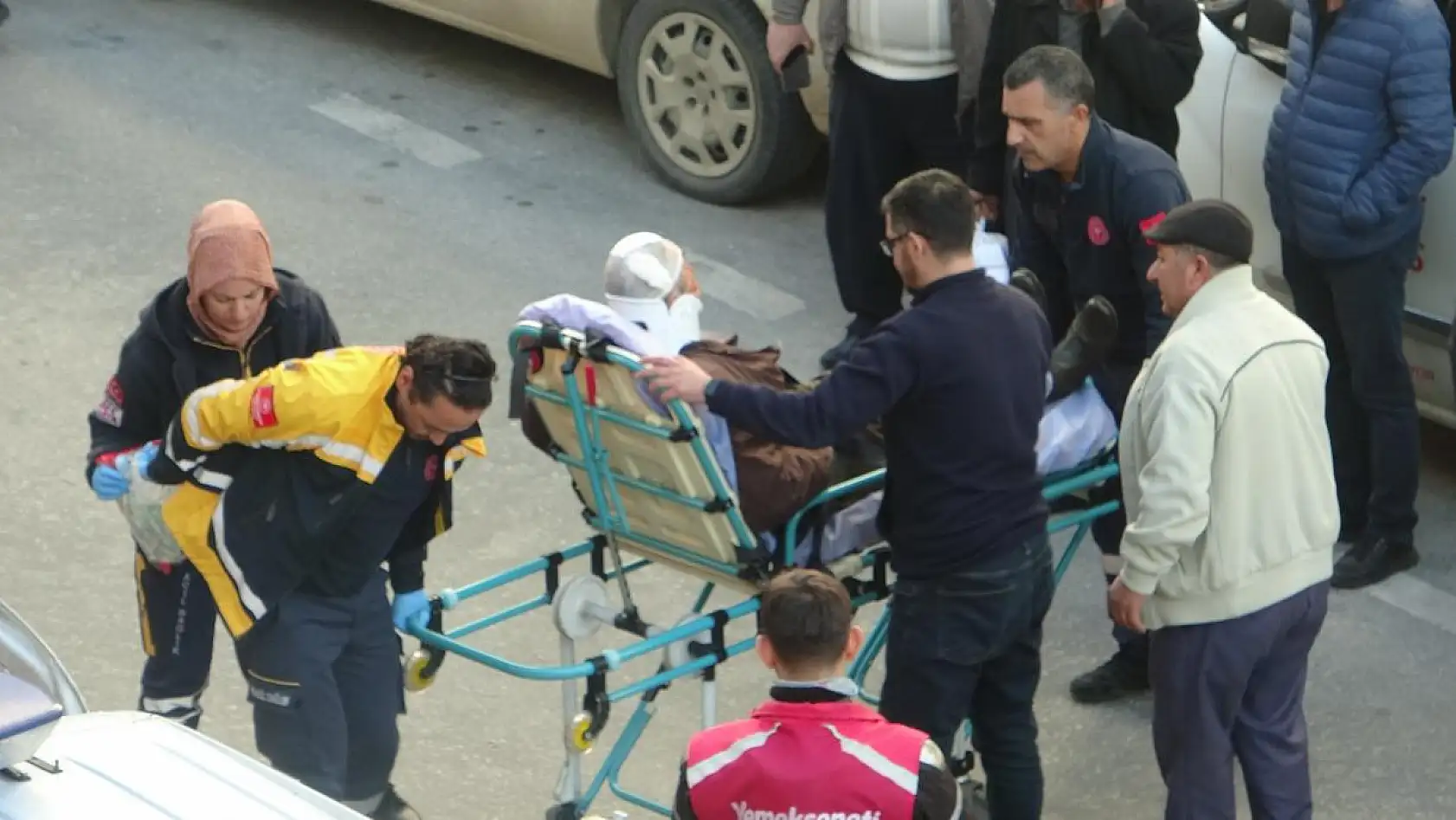 Motosikletin yayaya çarpması sonucu, 1 yaralı