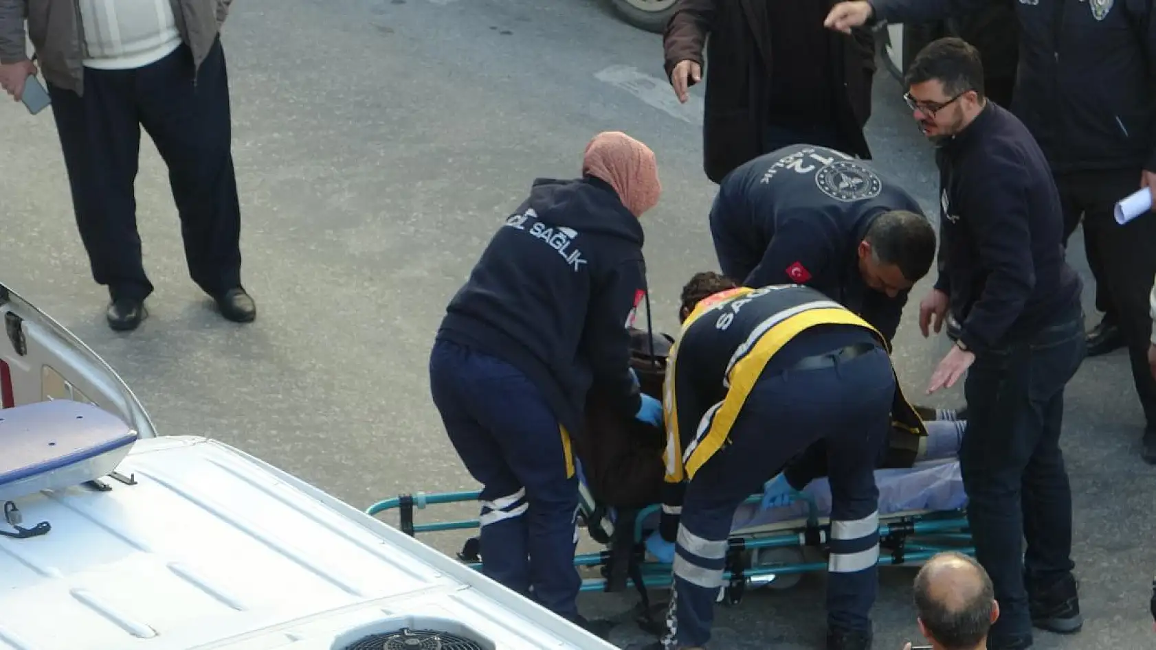 Motosikletin yayaya çarpması sonucu, 1 yaralı