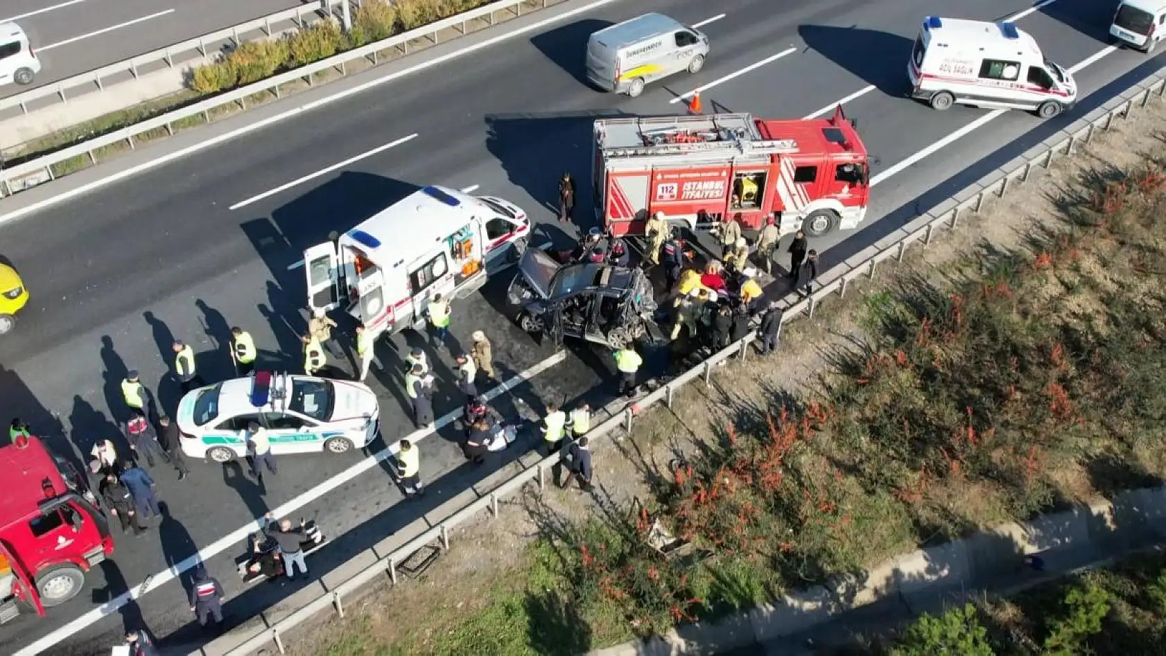 Otoyolda feci kazada çok sayıda yaralı var