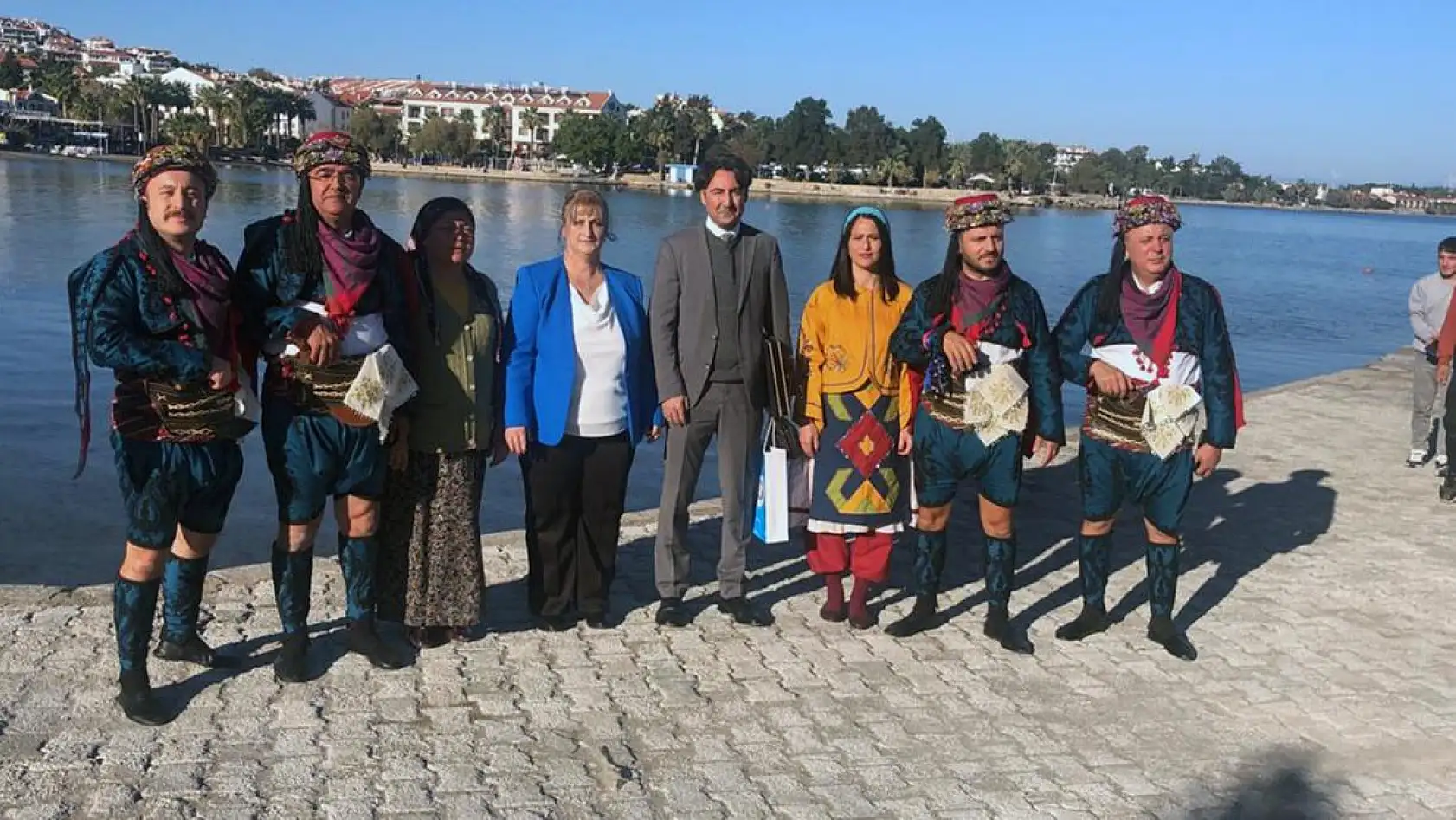 Datça'nın ilk Zeybek Türküsünü Yunanlı sanatçı seslendirdi