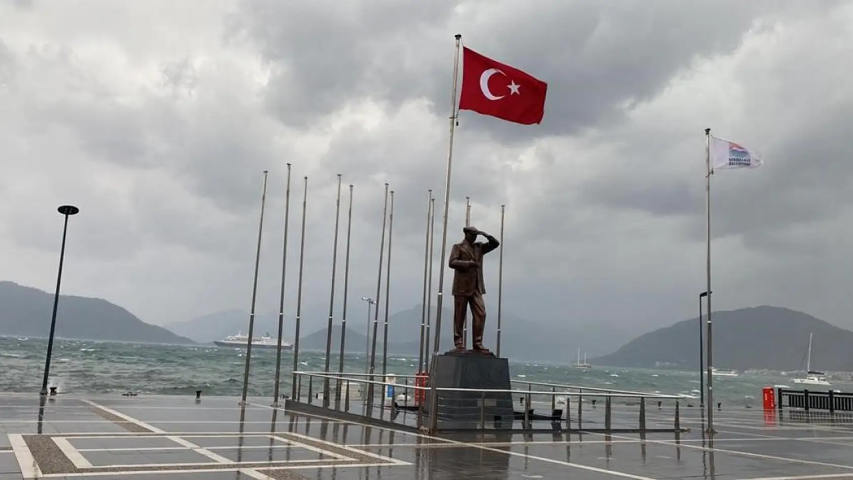 Fırtına hayatı olumsuz etkiledi