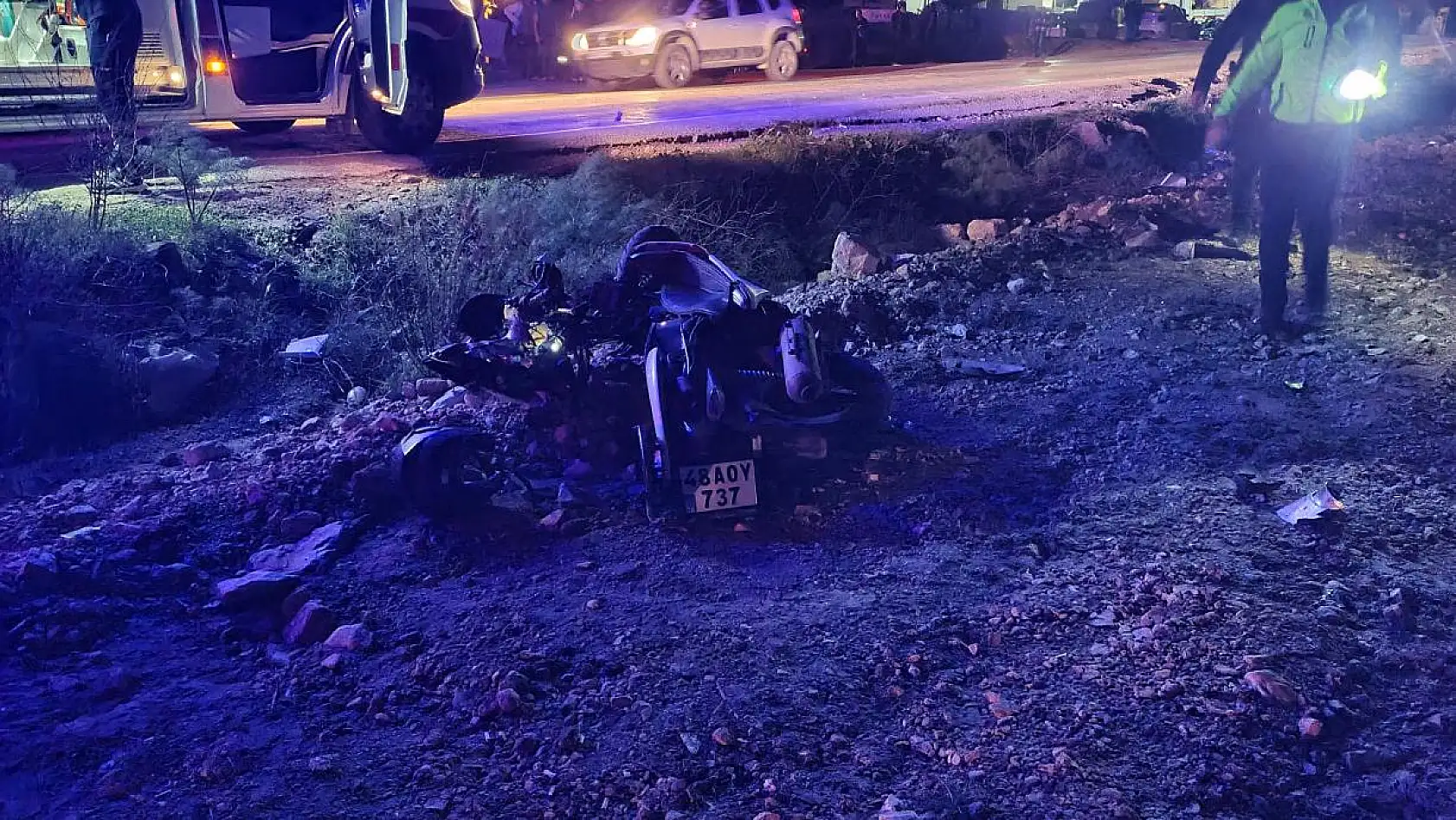 Şerit değiştirip motosikleti ezmiş