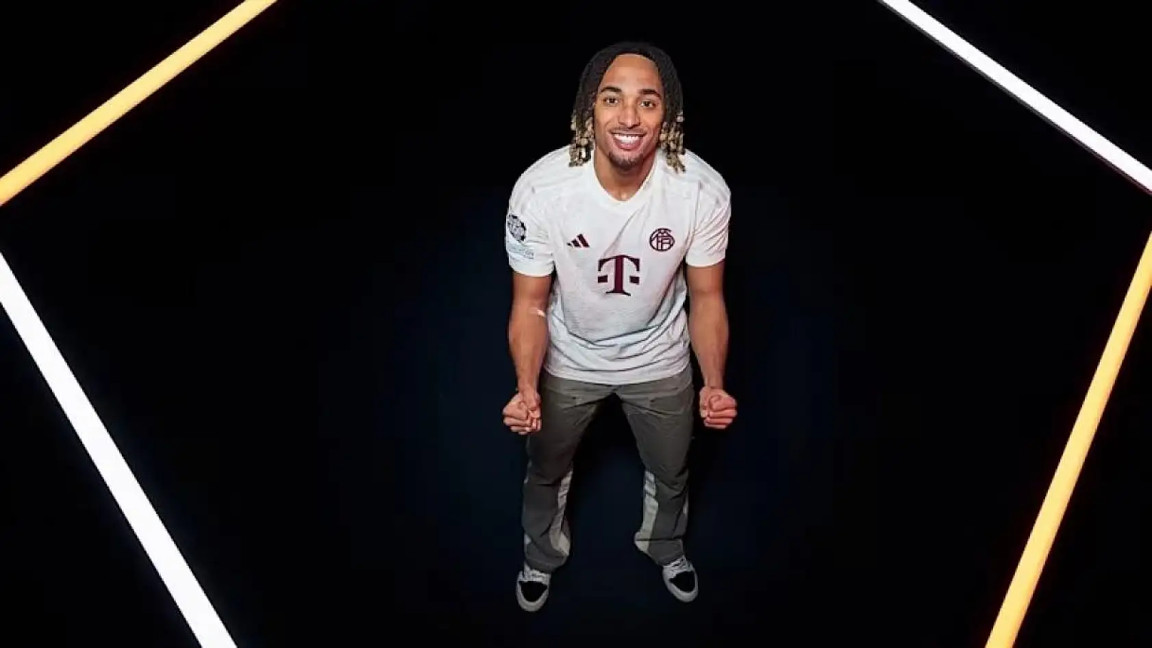 Galatasaray'ın yıldızı Sacha Boey, Bayern Münih'te! Bayern'in ödeyeceği bonservis bedeli dudak uçuklattı!