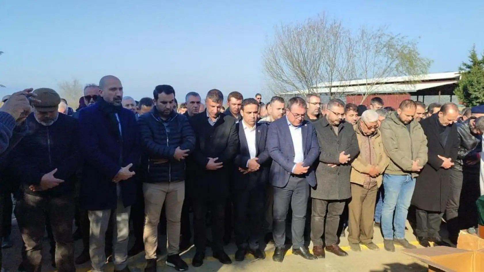 Takside vurularak can veren taksici, 8 yıl önce ölen kardeşinin yanına defnedildi