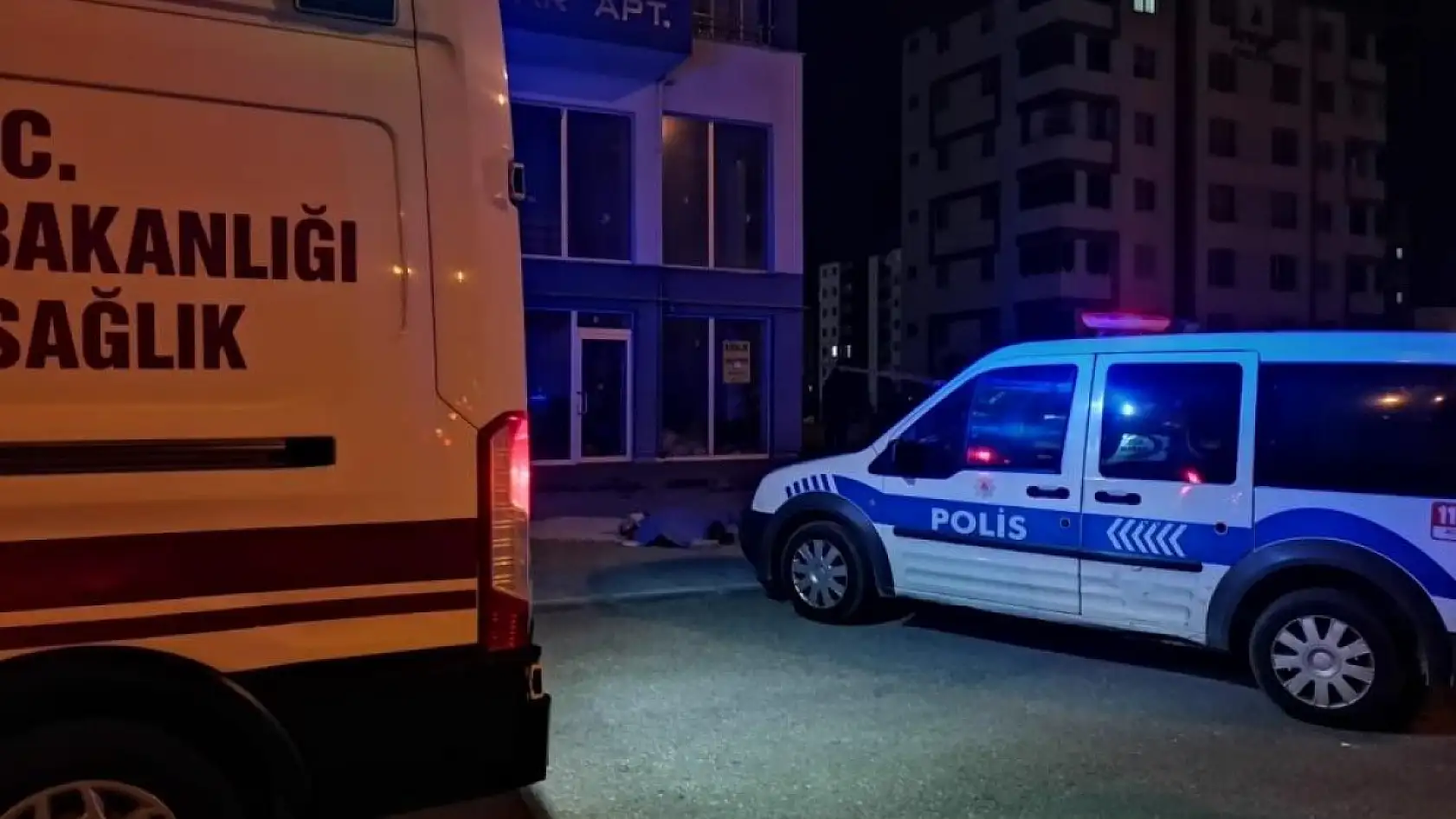 Dokuzuncu kattan düşen genç öldü