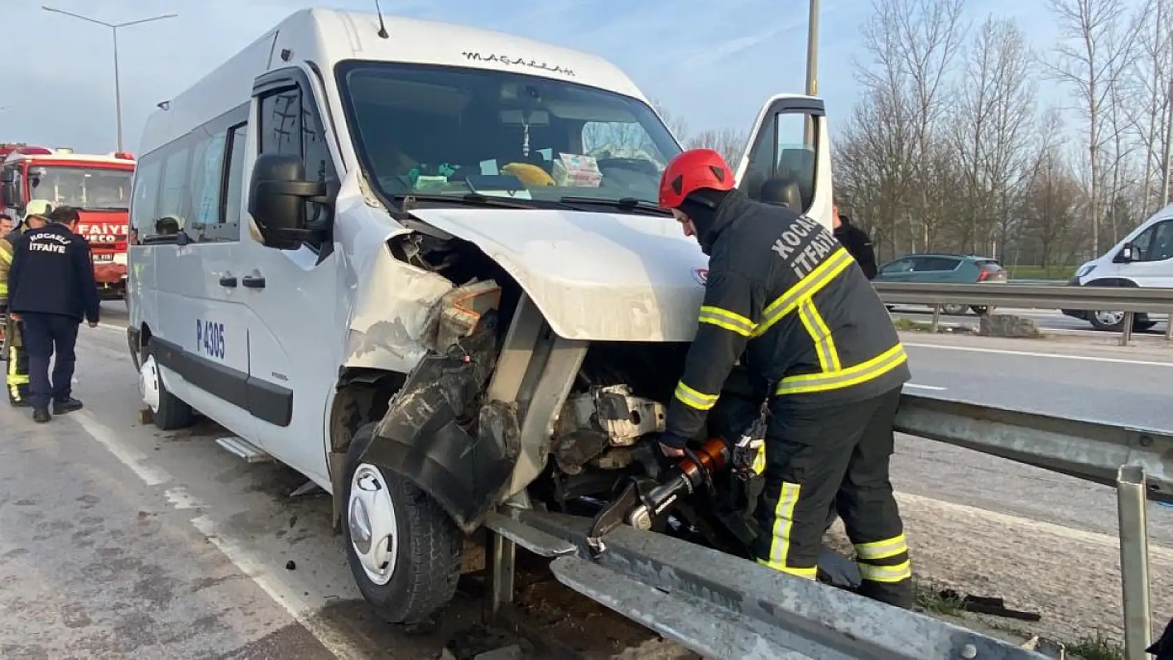 Feci kazada sürücünün bacağı koptu