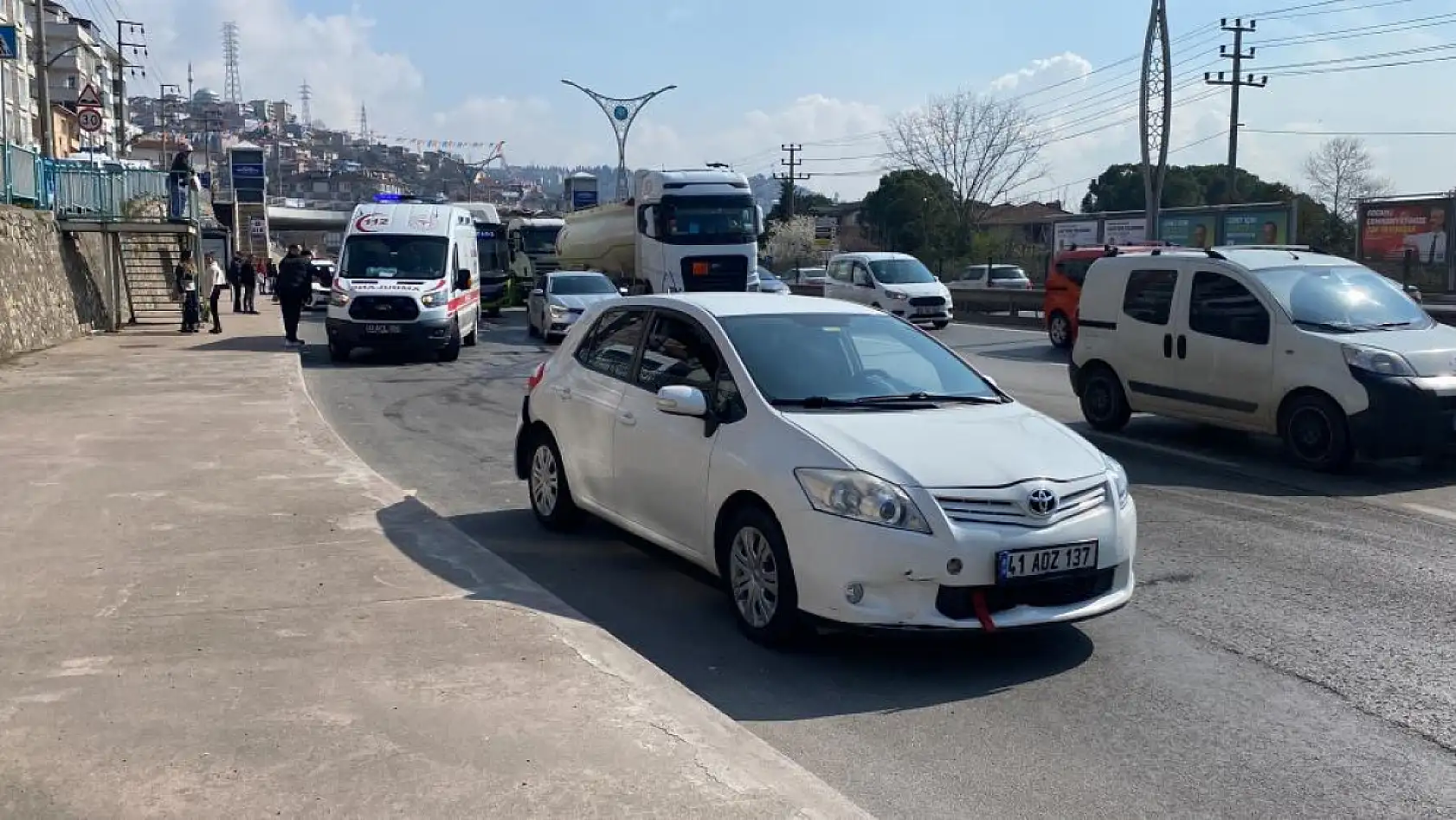 7 araç birbirine girdi çok sayıda yaralı var