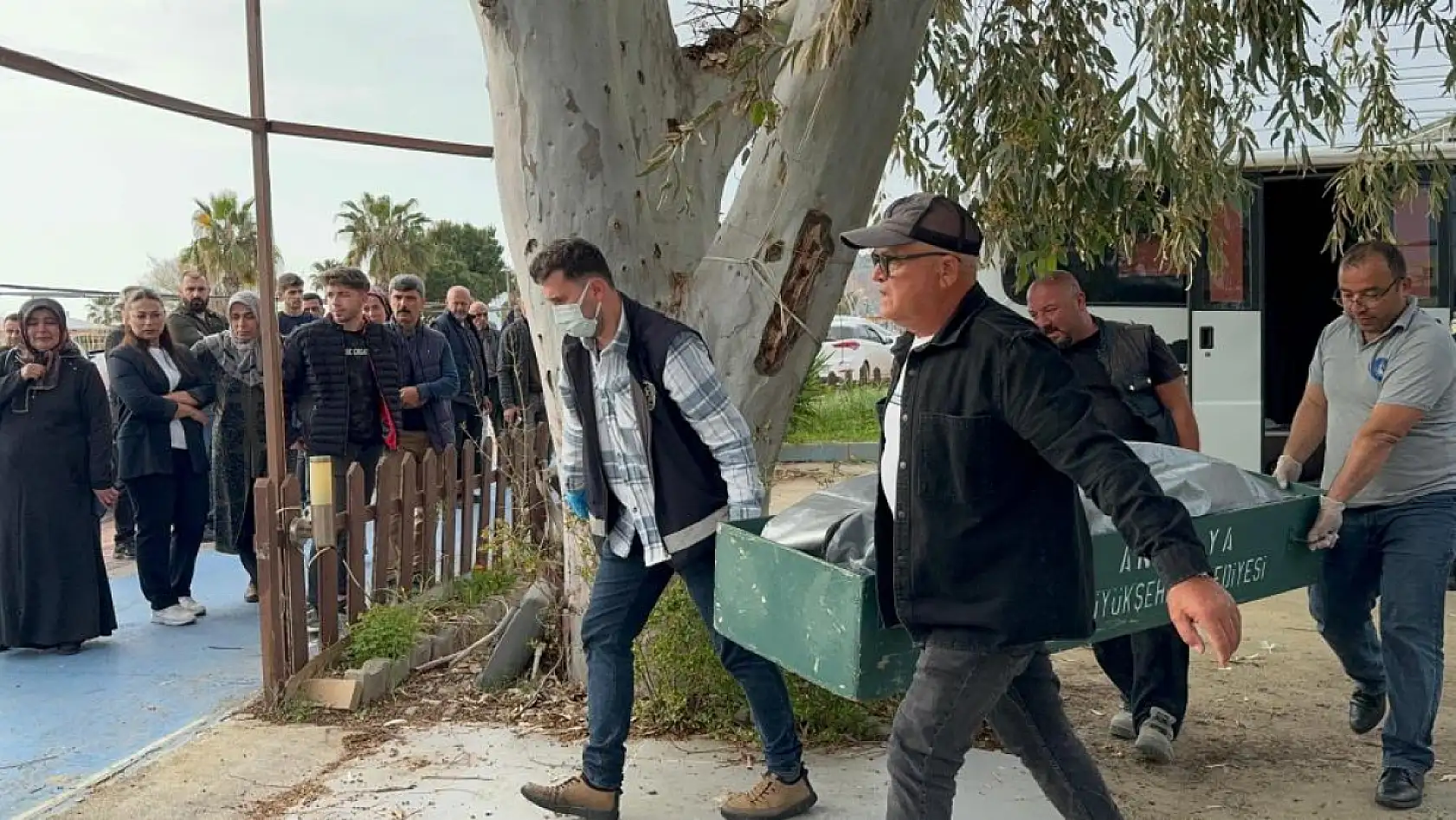 Emekli öğretmen karavanda ölü bulundu