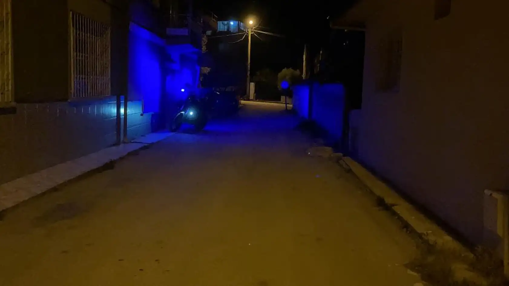 Çıkan kavgada üvey babasını bıçakladı