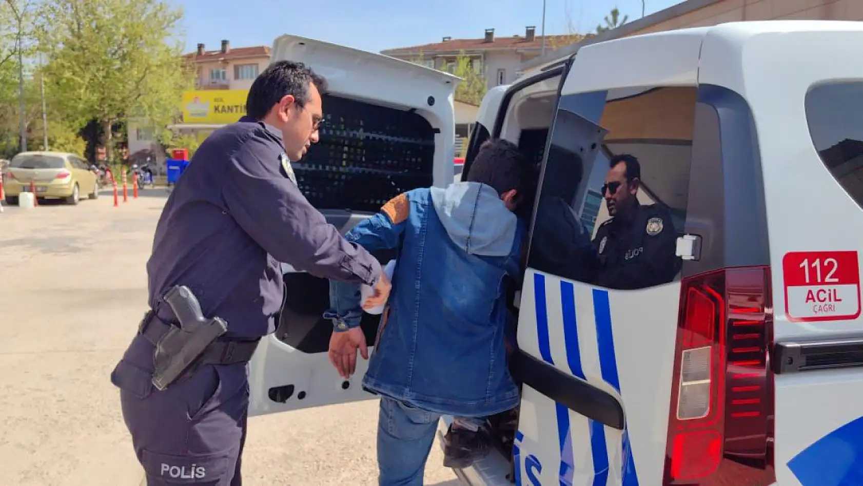 32 suç kaydı bulunan 15 yaşındaki çocuk hırsız suçüstü yakaladı