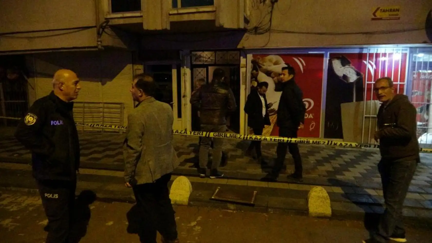 Tartıştığı babasını defalarca bıçaklayarak öldürdü