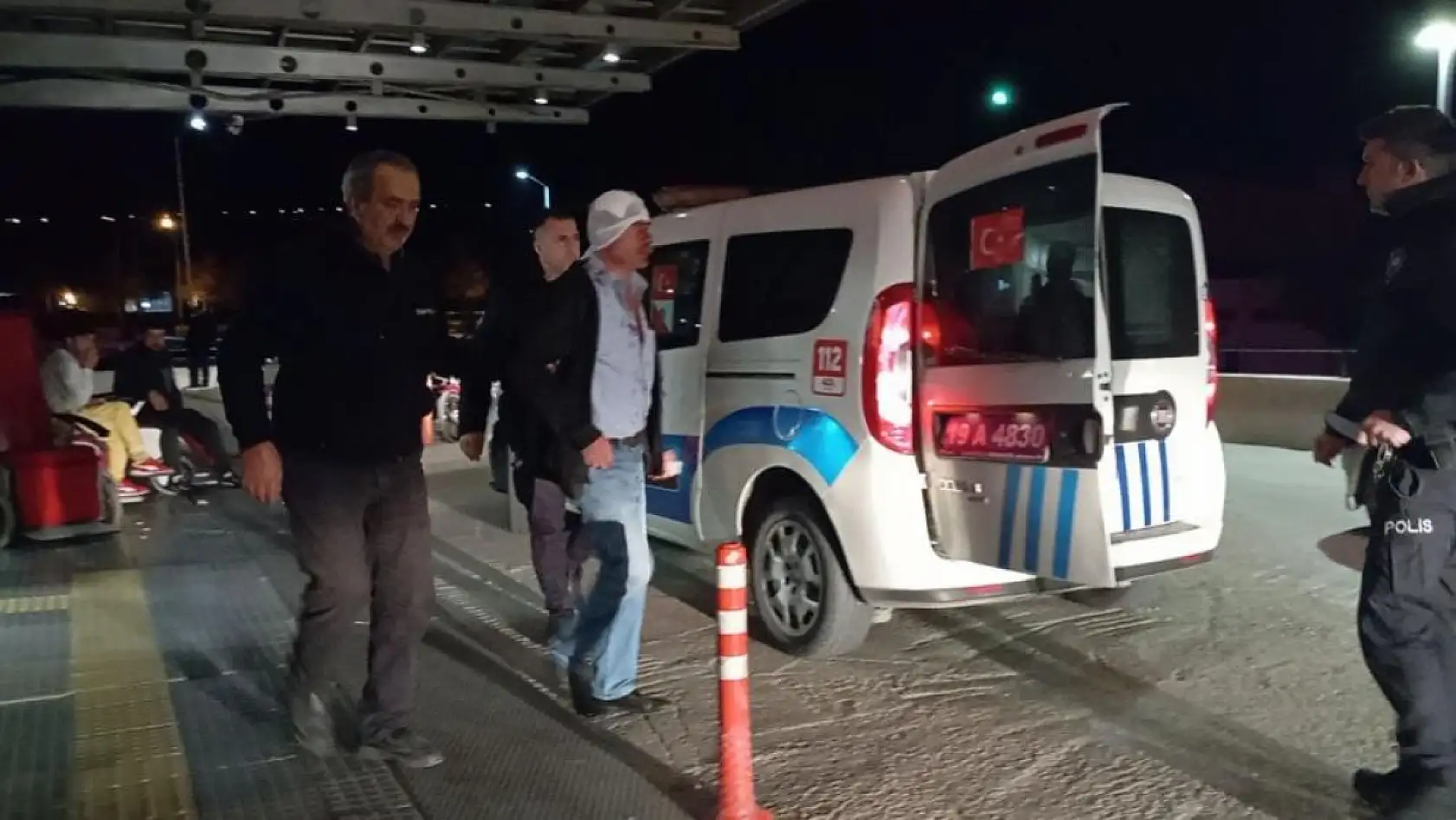 İki grubun kavgası hastanede bitti: 1'i ağır 9 yaralı