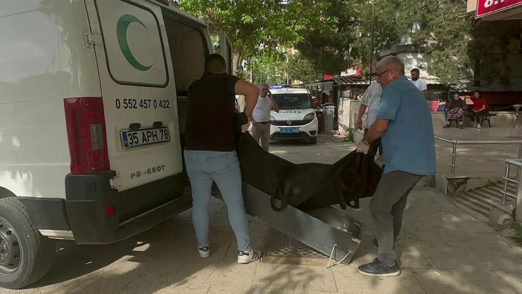 Yalnız yaşayan 60 yaşındaki adam evinde ölü bulundu