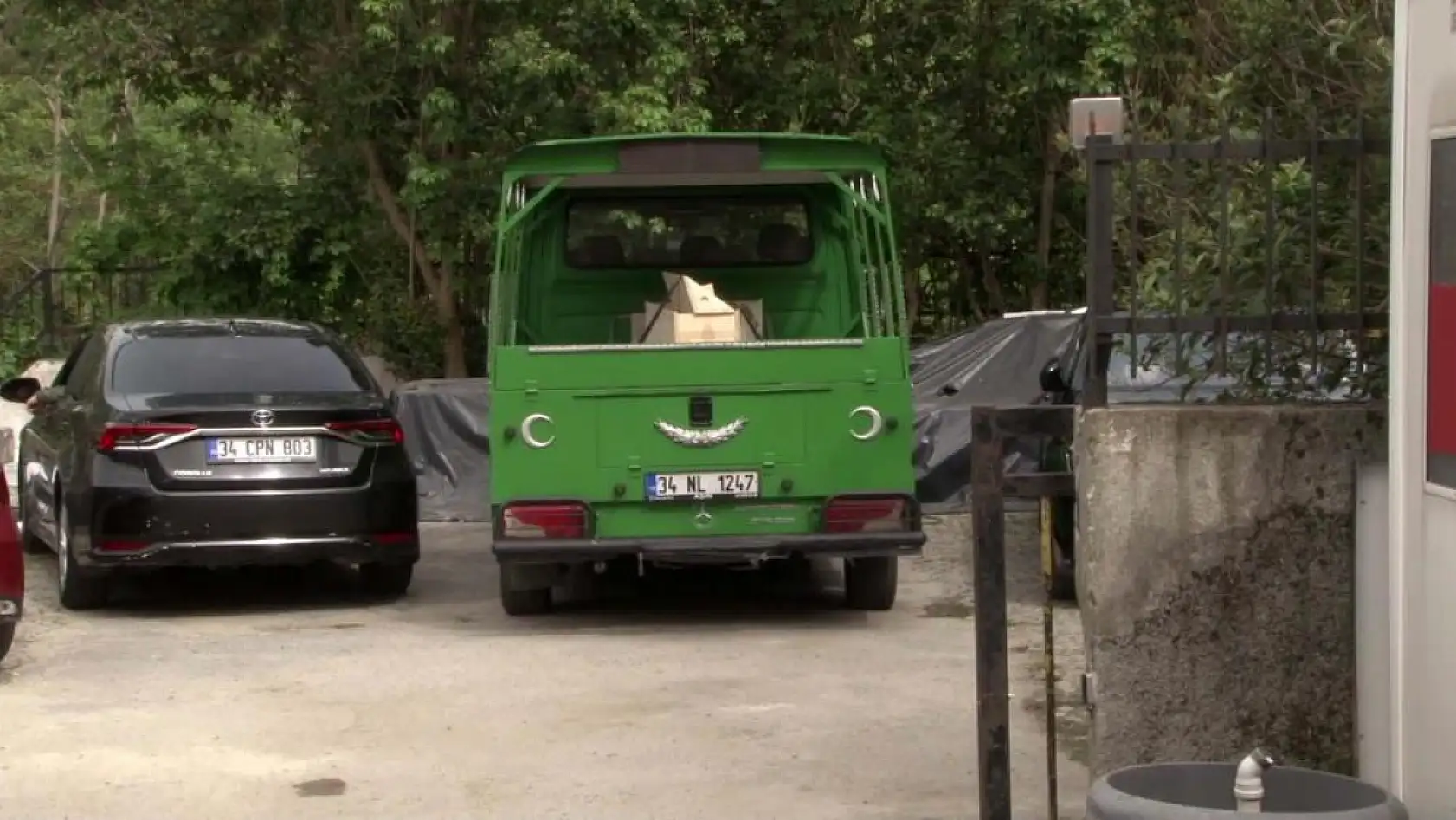 Spordan sorumlu eski devlet bakanı ölü bulundu