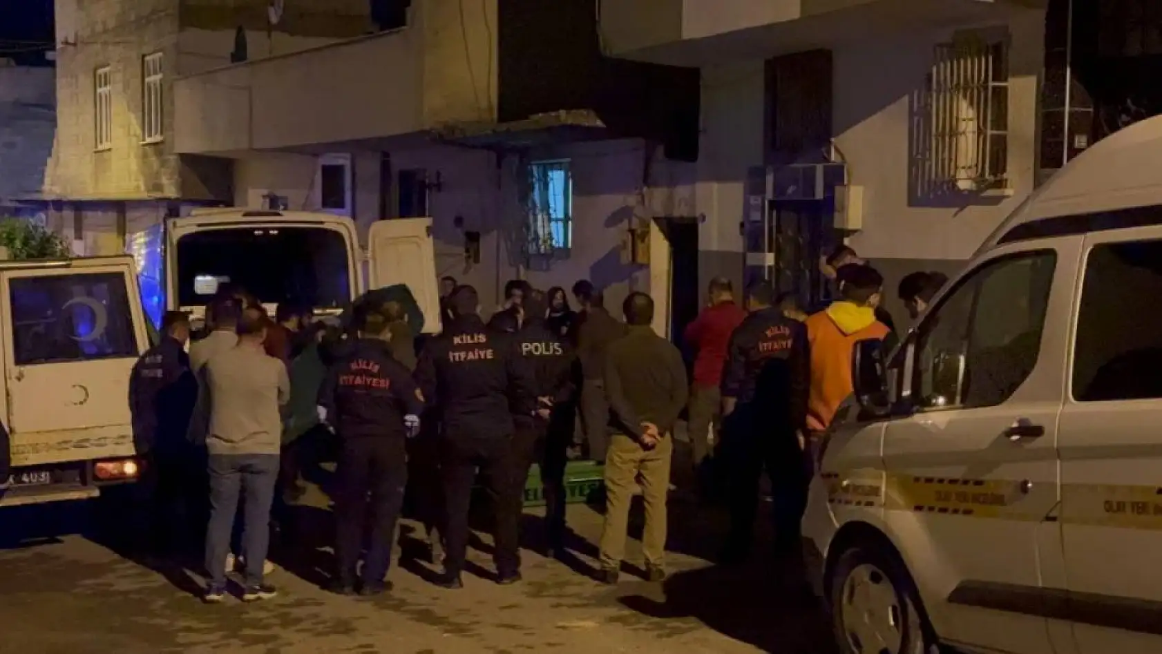 Bir evde 5 ceset bulundu