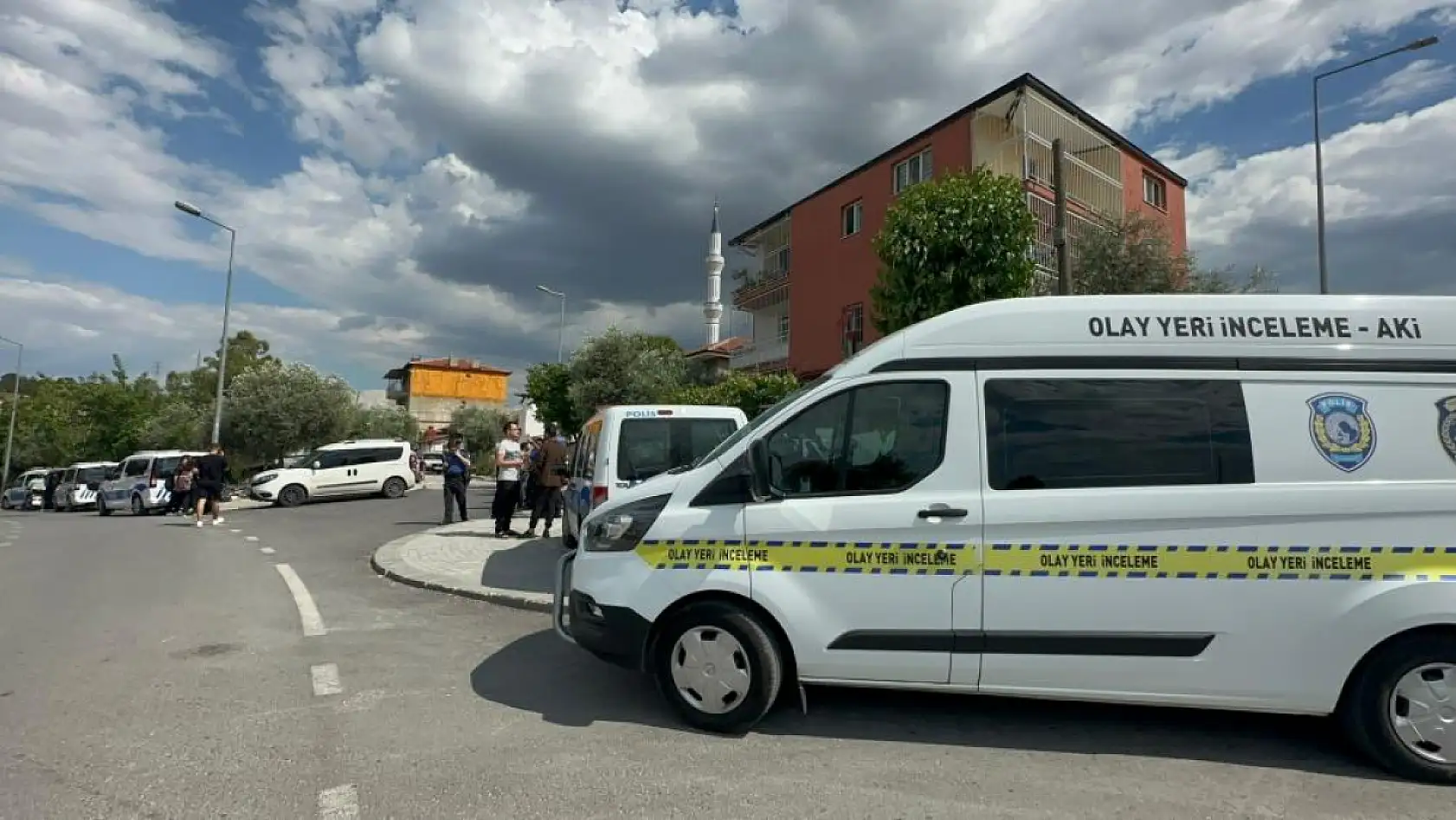 3 çocuk babası evinde ölü bulundu
