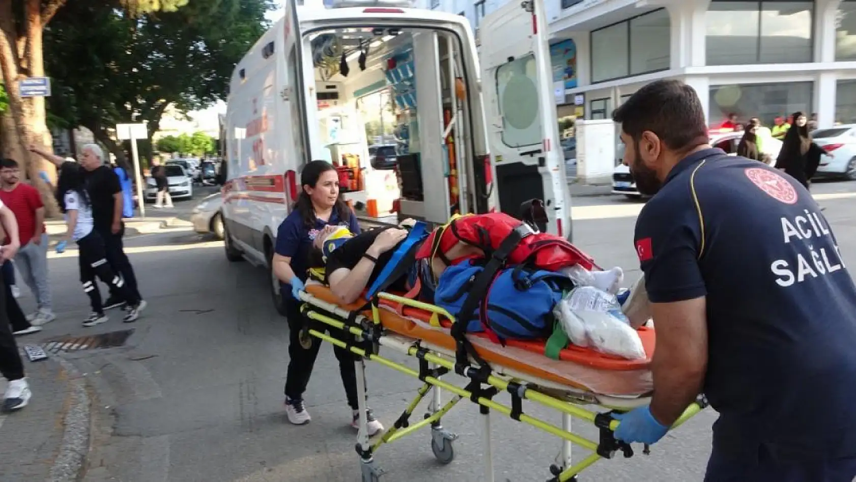Ehliyetsiz sürücünün çarptığı gencin ayağı 3'üncü kez aynı yerden kırıldı