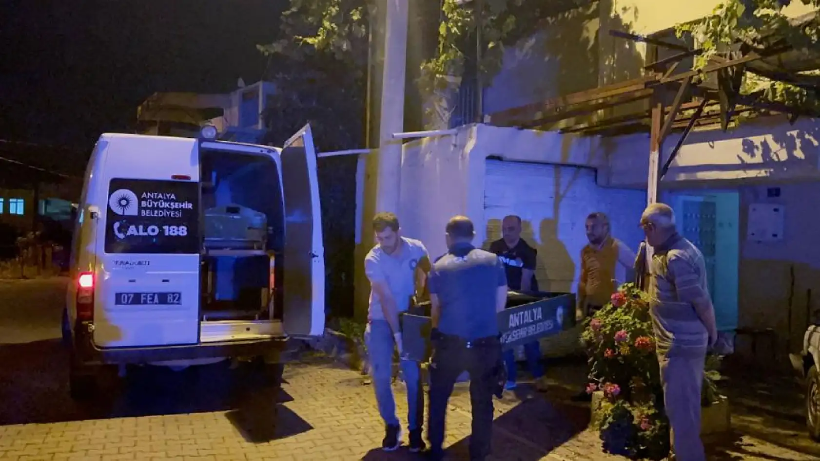 Ev sahibinin ulaşamadığı adam evinde ölü bulundu