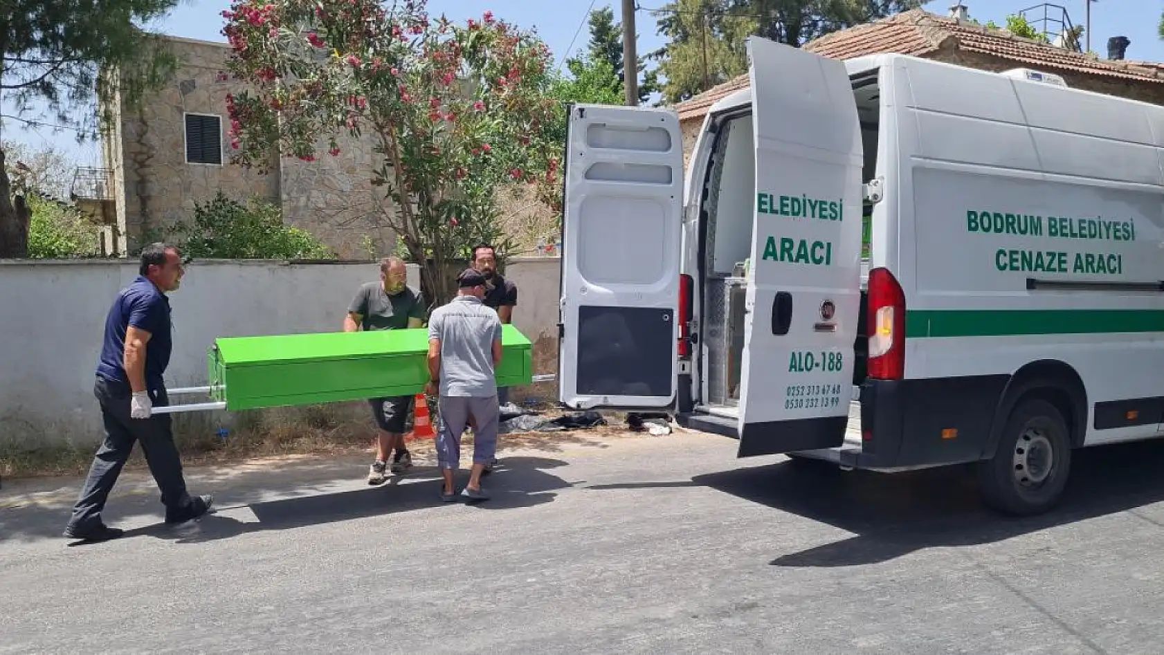 Bodrum'da Feci Kaza: Motosikletteki 2 Genç Hayatını Kaybetti!