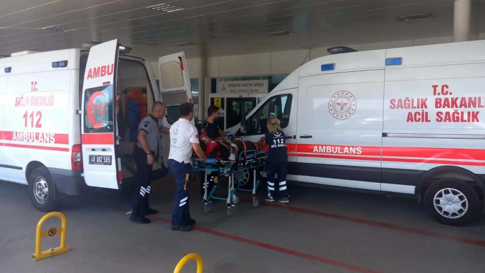 Muğla Akyaka'da Dehşet Trafik Kazası: 2 Ölü, Yaralı Sayısı Artıyor!