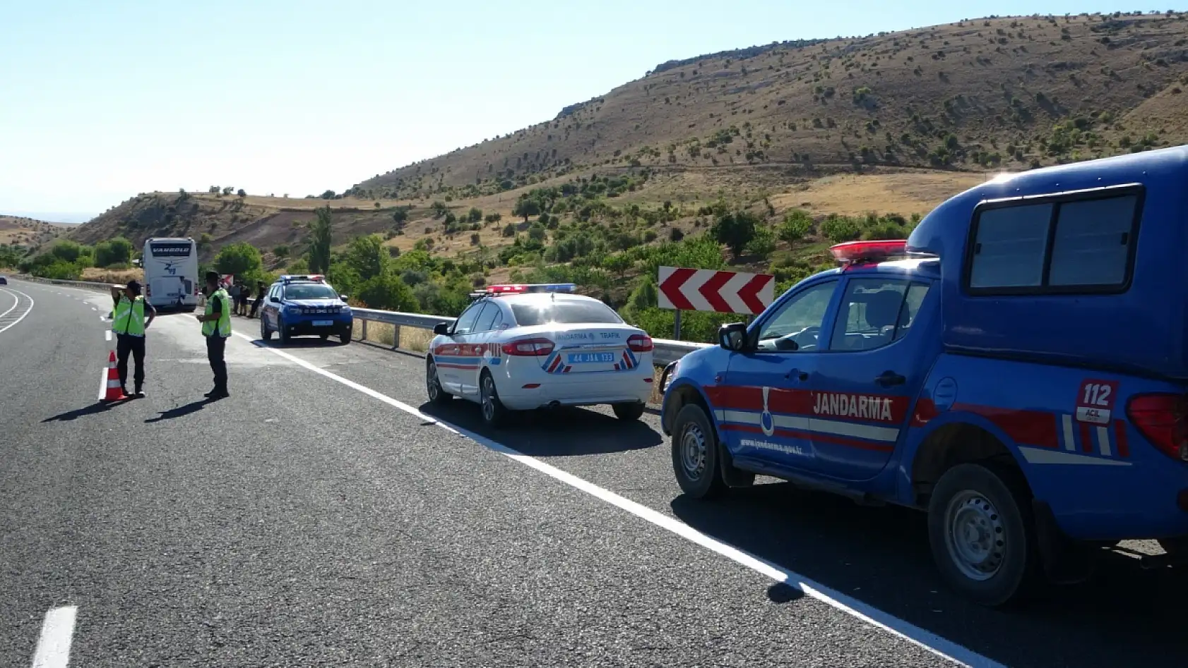 Bodrum'dan Van'a Giden Otobüs Şarampole Yuvarlandı 22 Yaralı