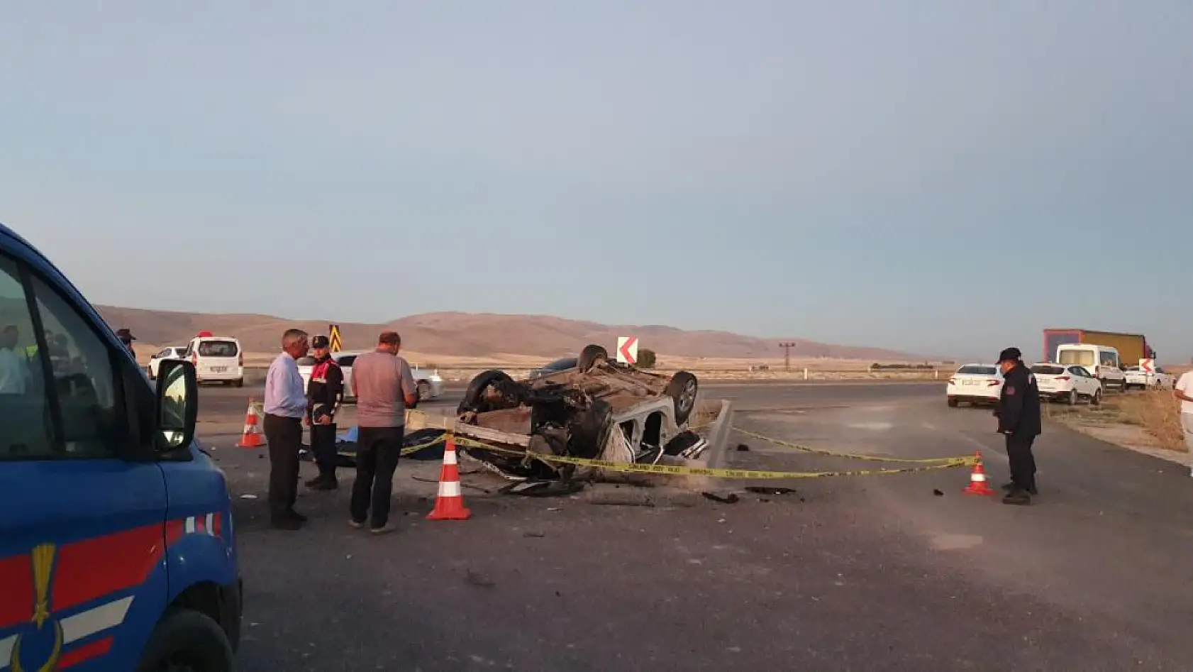 Cenaze yolunda feci kaza: 4 ölü, 2 yaralı